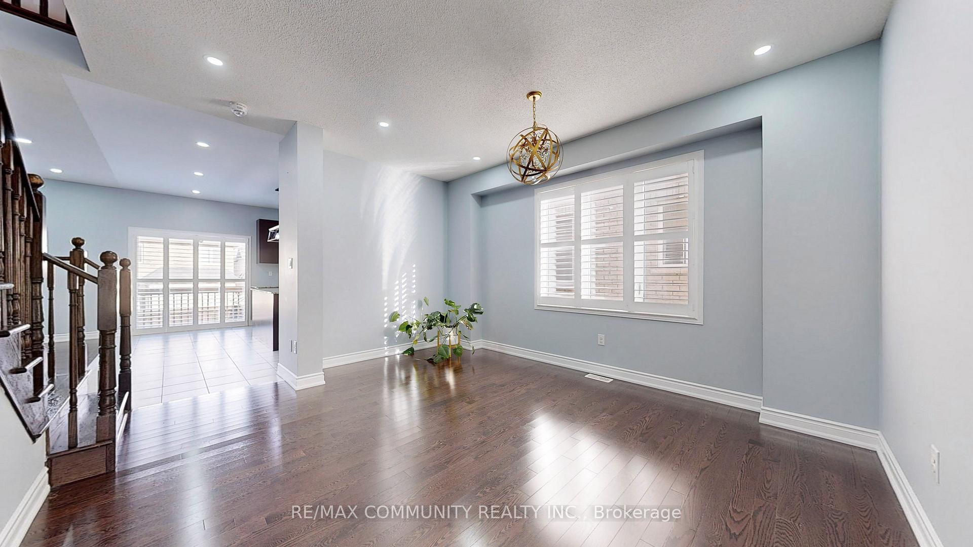 Photo 6 of 30 Raithby Crescent, Ajax, Central East — HOMEH