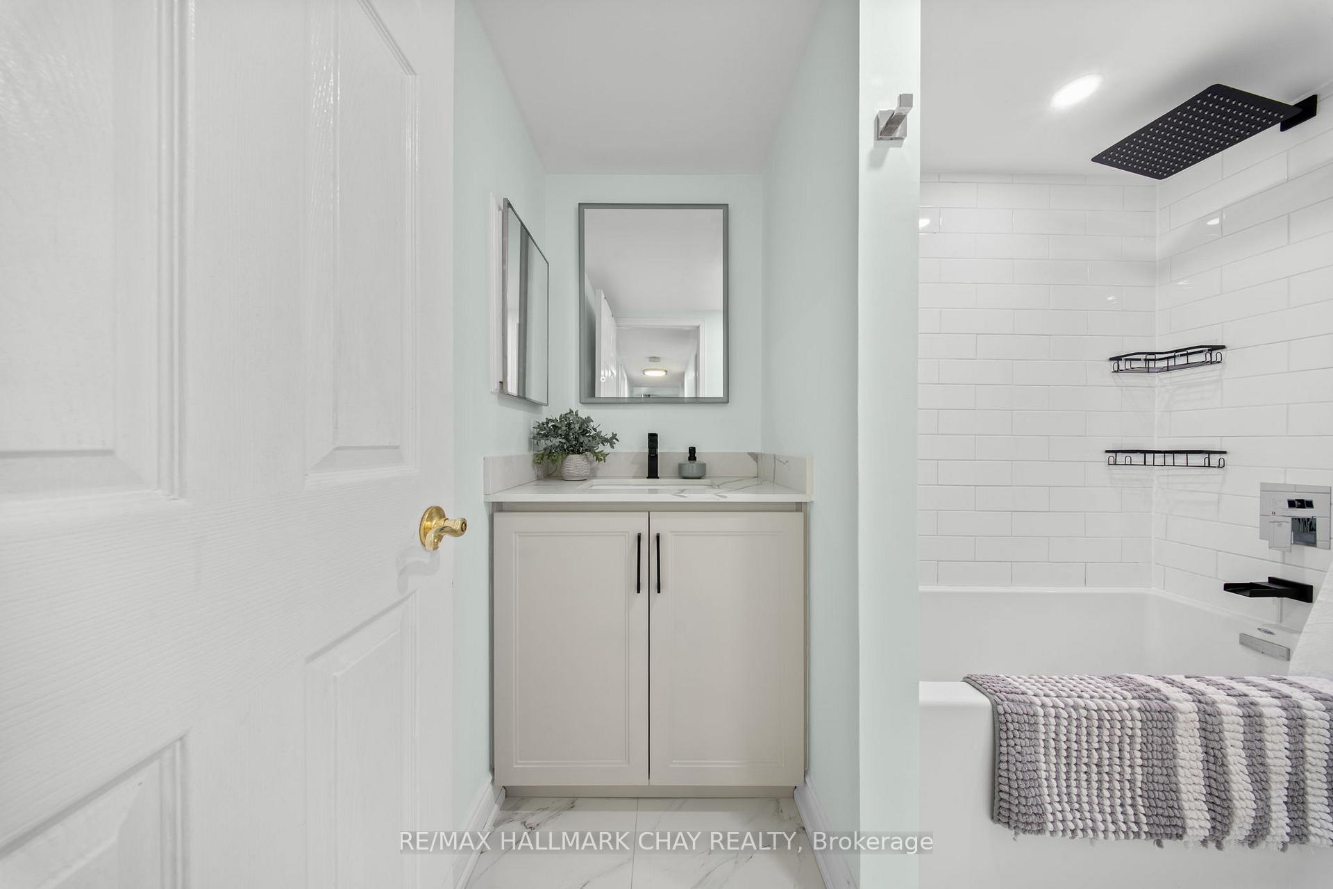 Photo 13 of Unit 303, 25 Meadow Lane, Barrie, Ardagh — HOMEH