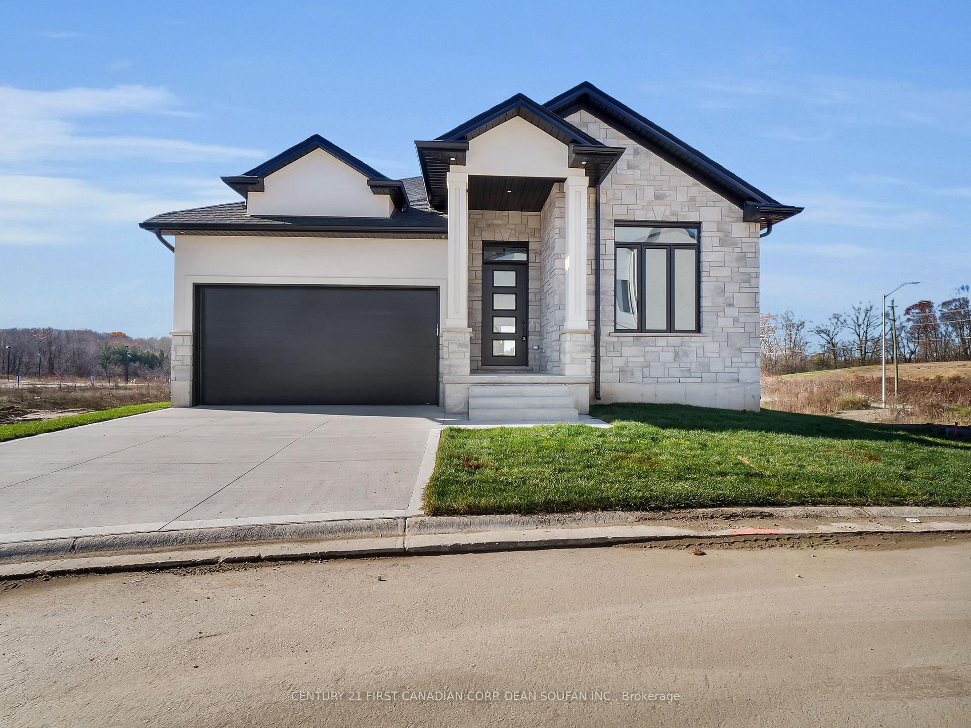 Front of Unit 21, 3425 Grand Oak Crossing
