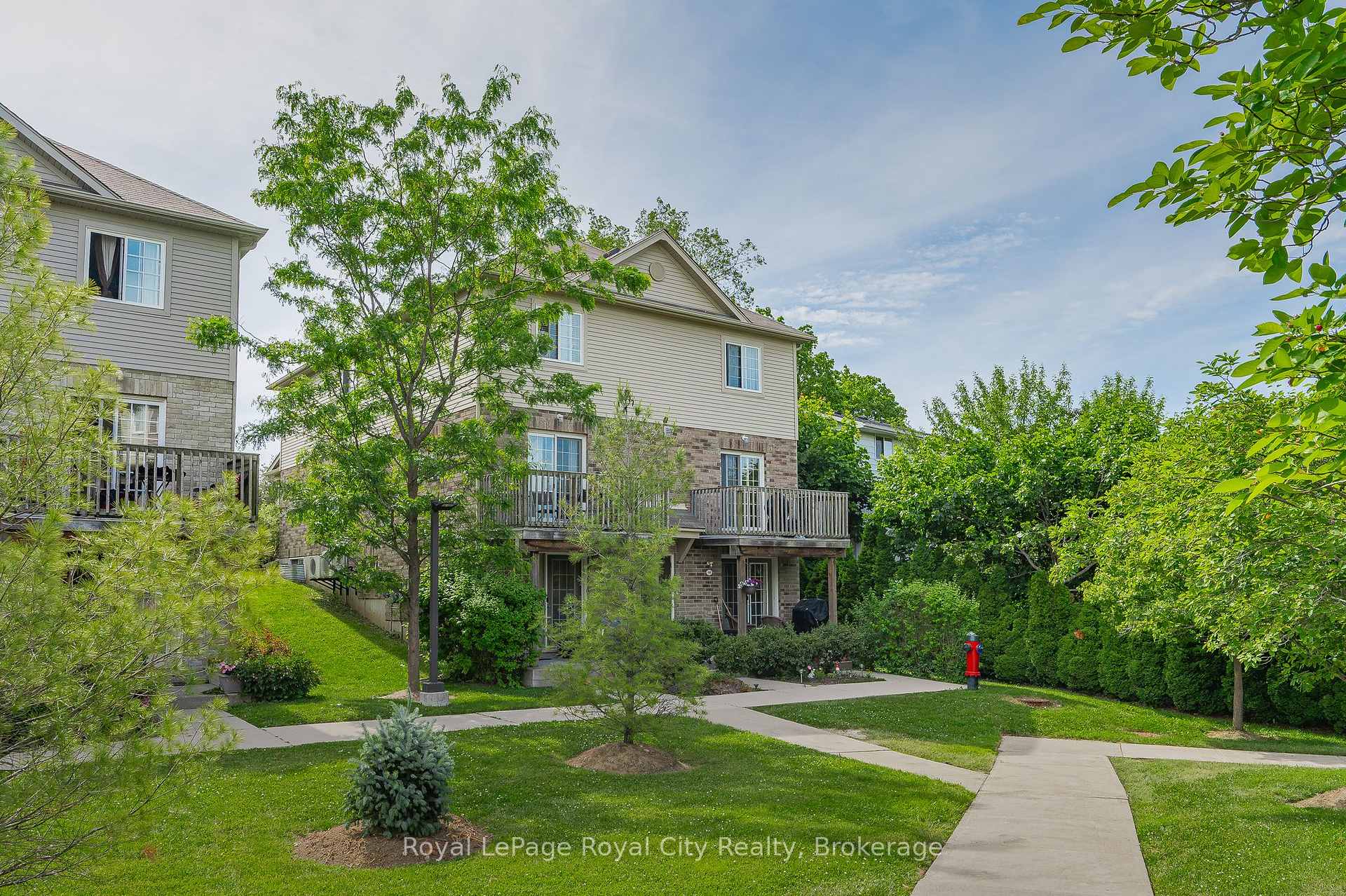 Photo 1 of Unit 14, 35 Mountford Drive, Guelph, Grange Road — HOMEH