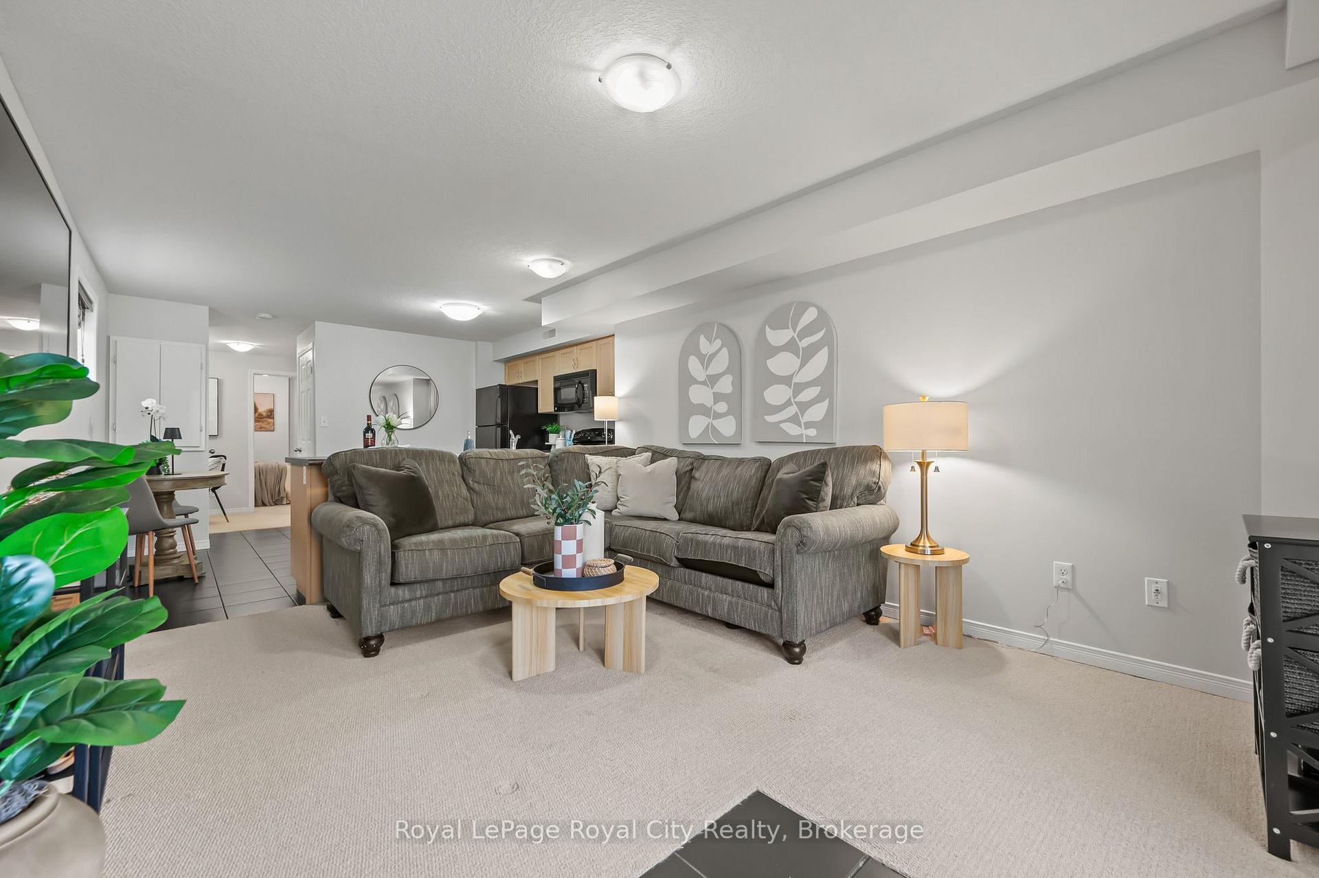 Photo 8 of Unit 14, 35 Mountford Drive, Guelph, Grange Road — HOMEH