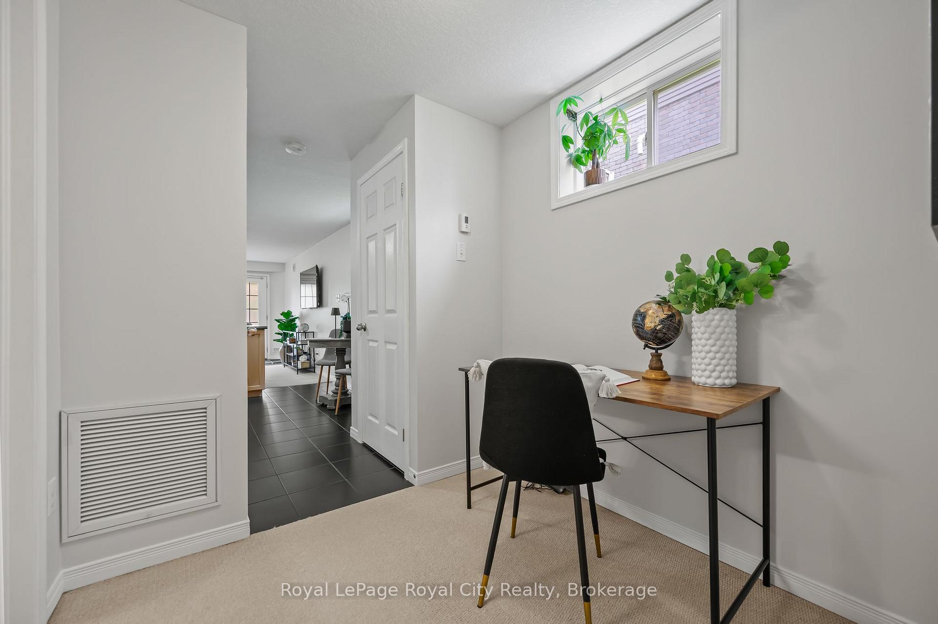 Photo 16 of Unit 14, 35 Mountford Drive, Guelph, Grange Road — HOMEH