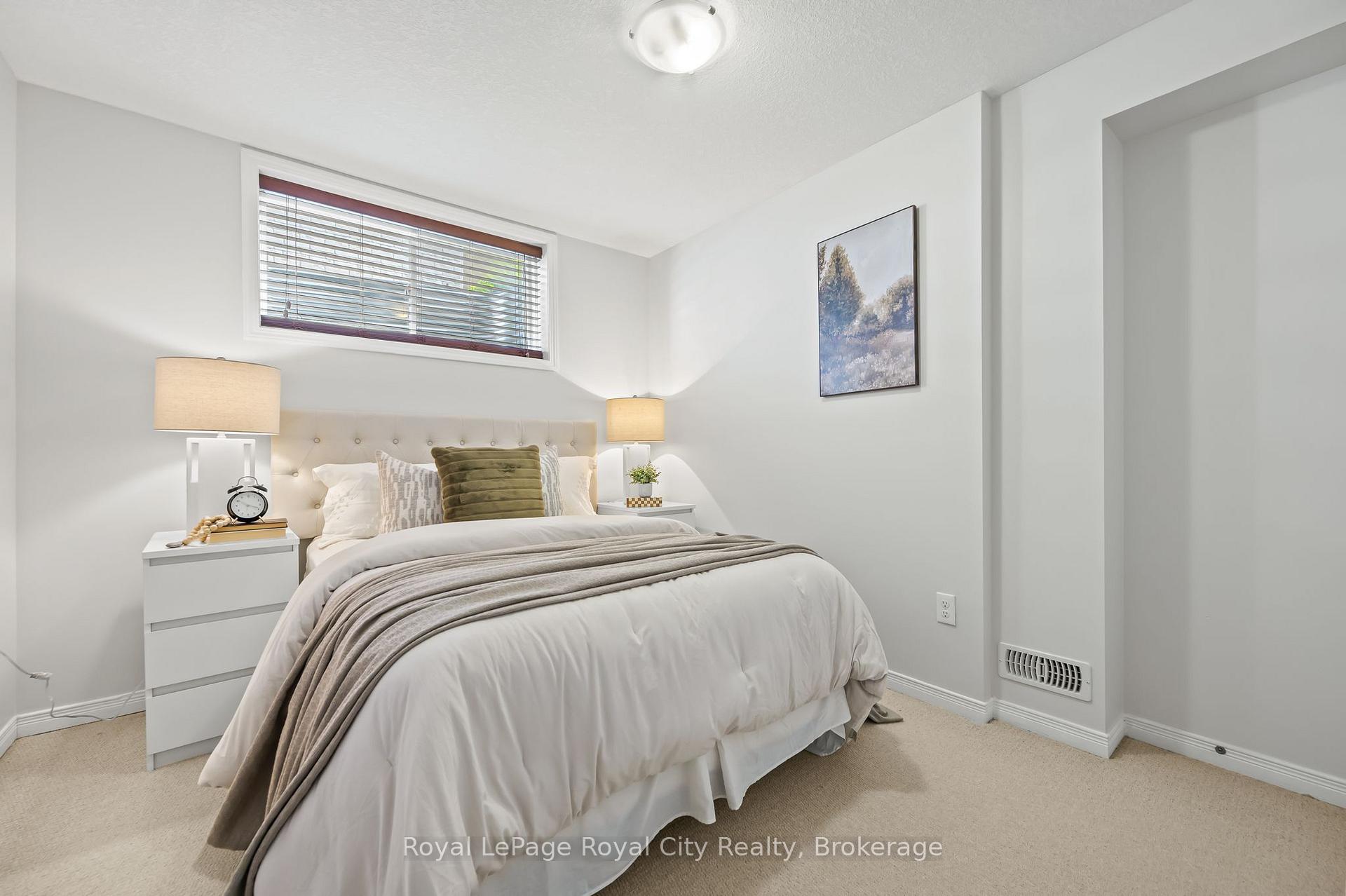 Photo 17 of Unit 14, 35 Mountford Drive, Guelph, Grange Road — HOMEH