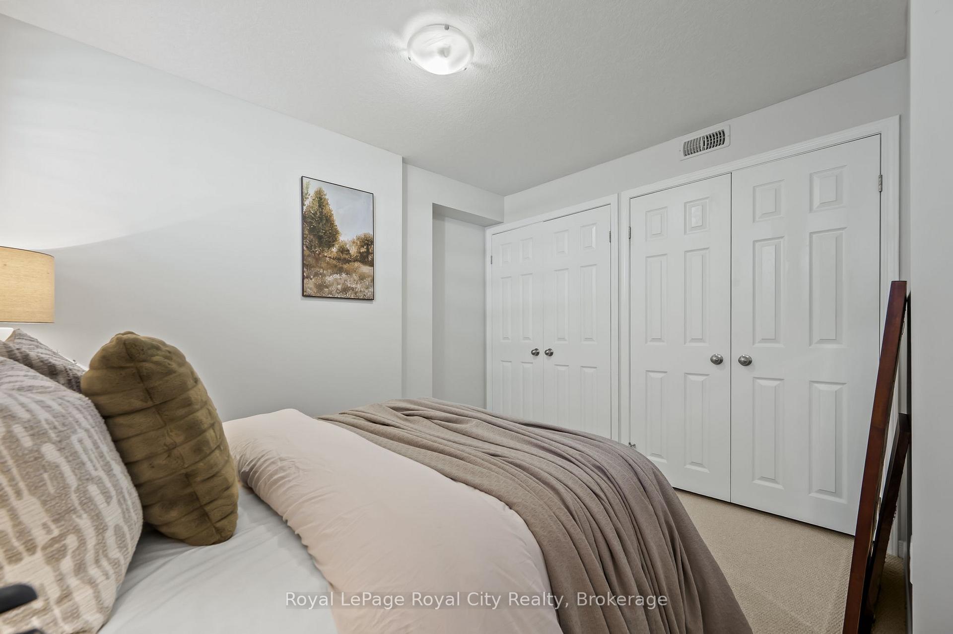 Photo 18 of Unit 14, 35 Mountford Drive, Guelph, Grange Road — HOMEH