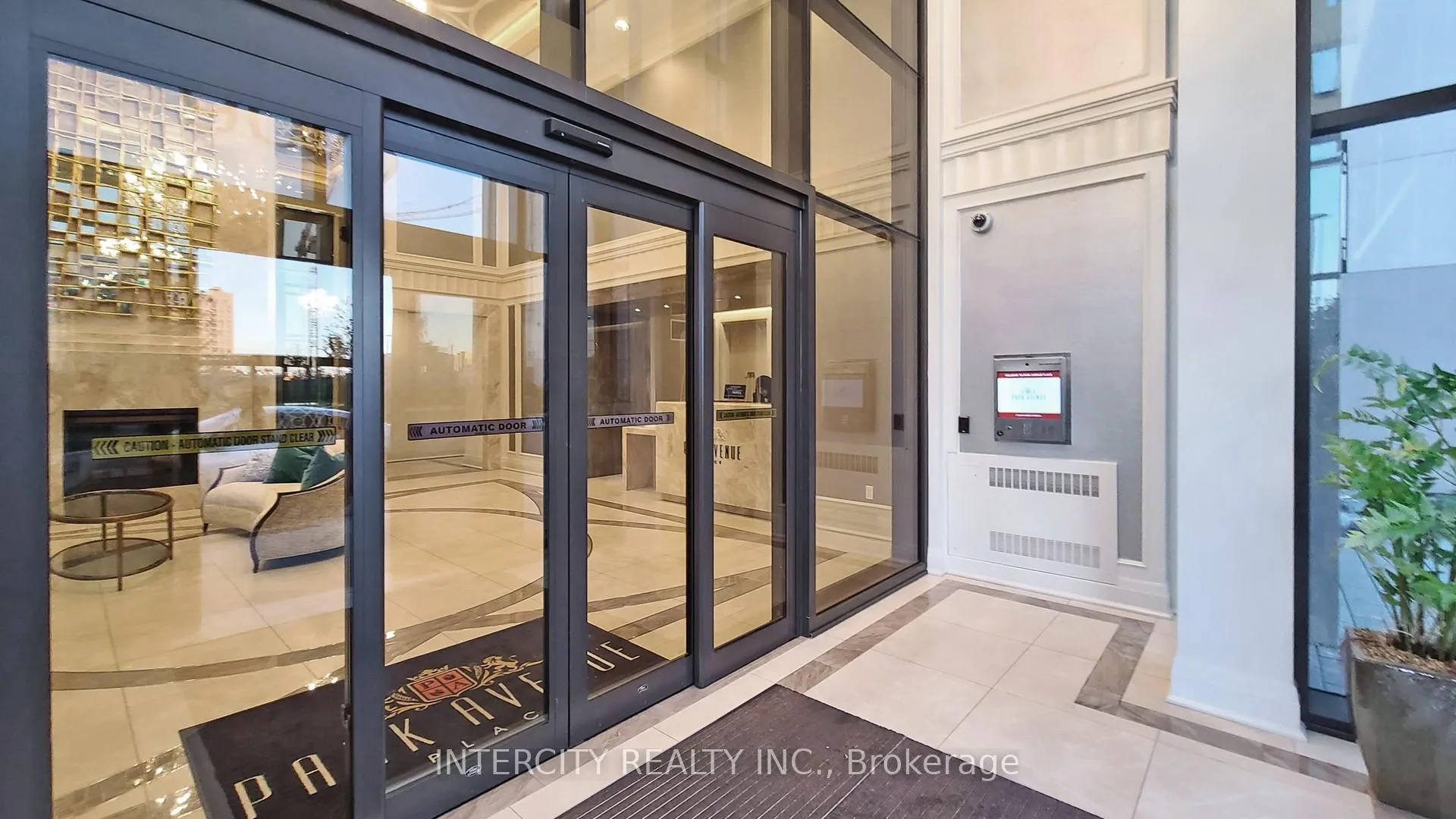 Photo 2 of Unit PH07, 9075 Jane Street, Vaughan, Concord — HOMEH