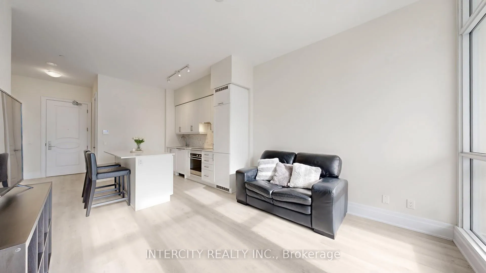 Photo 6 of Unit PH07, 9075 Jane Street, Vaughan, Concord — HOMEH