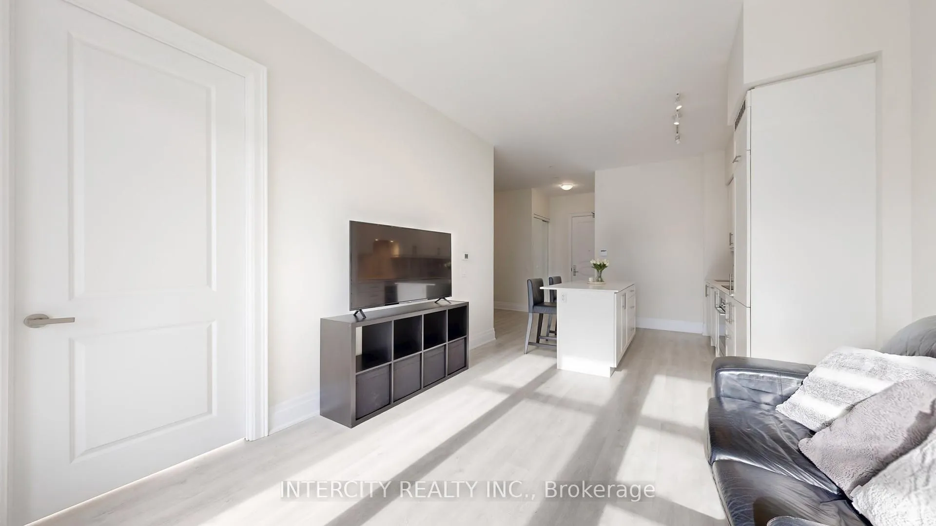 Photo 8 of Unit PH07, 9075 Jane Street, Vaughan, Concord — HOMEH