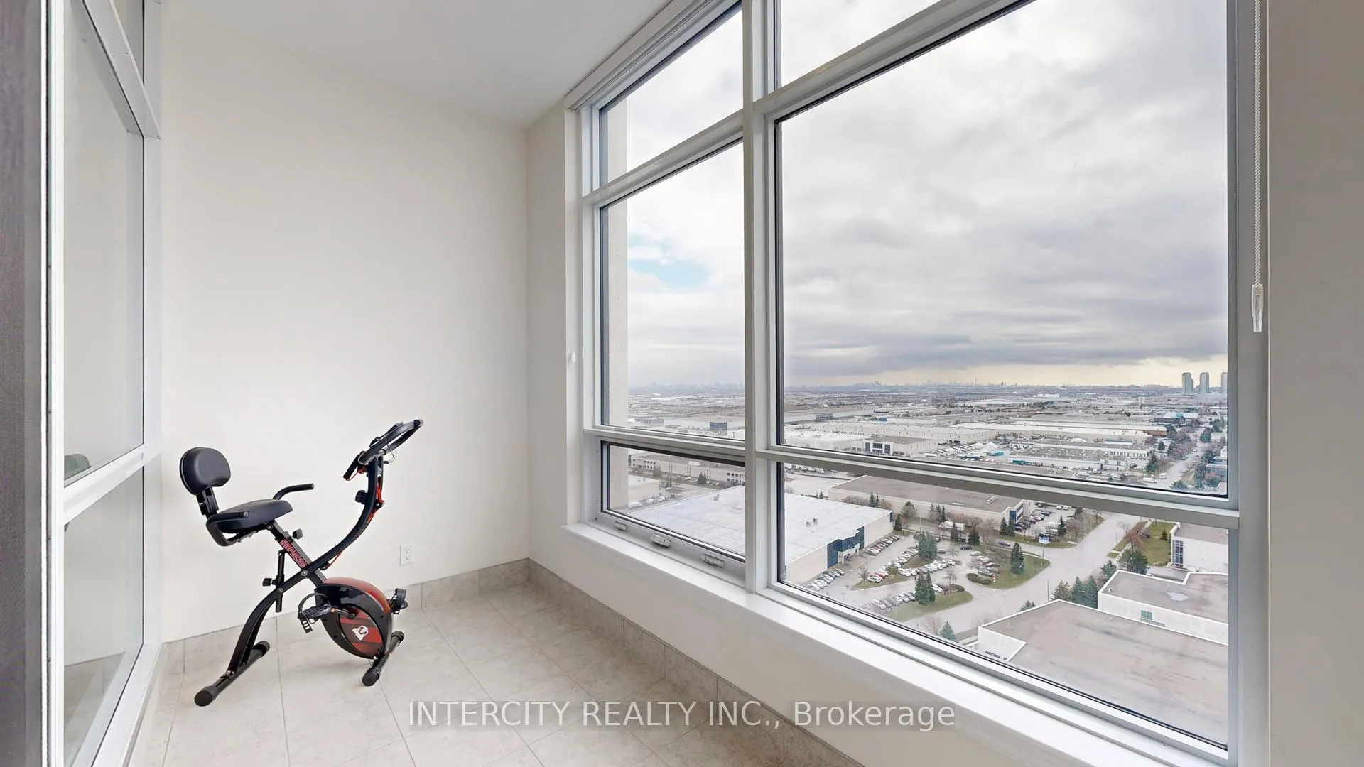 Photo 32 of Unit PH07, 9075 Jane Street, Vaughan, Concord — HOMEH