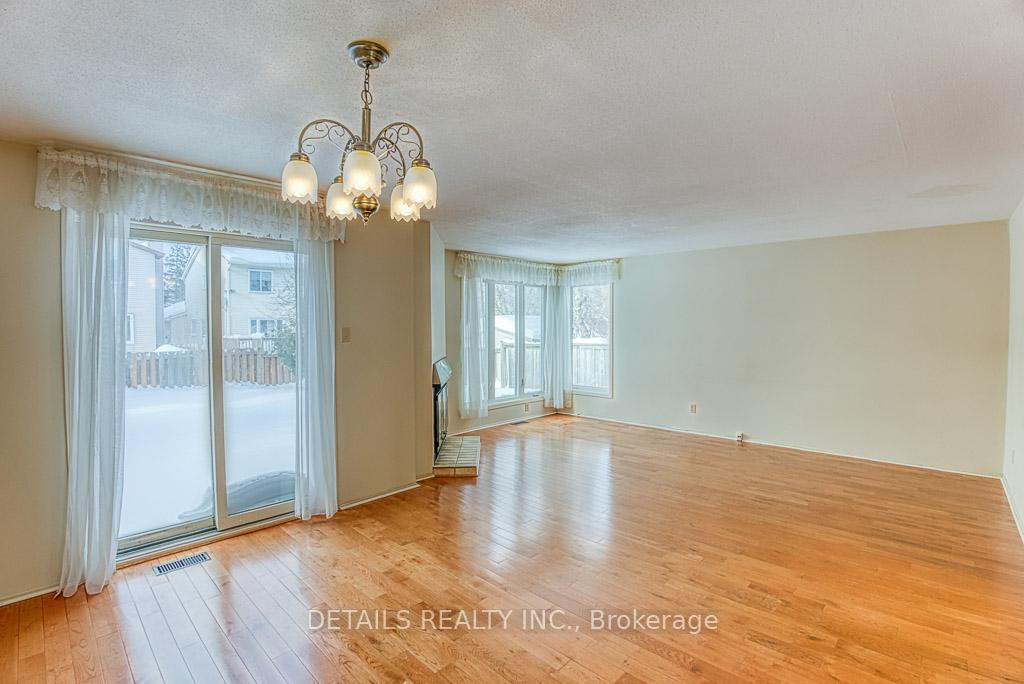Photo 5 of 419 Viewmount Drive, Ottawa, Borden Farm/Stewart Farm/Carleton Heights/Parkwood Hills — HOMEH
