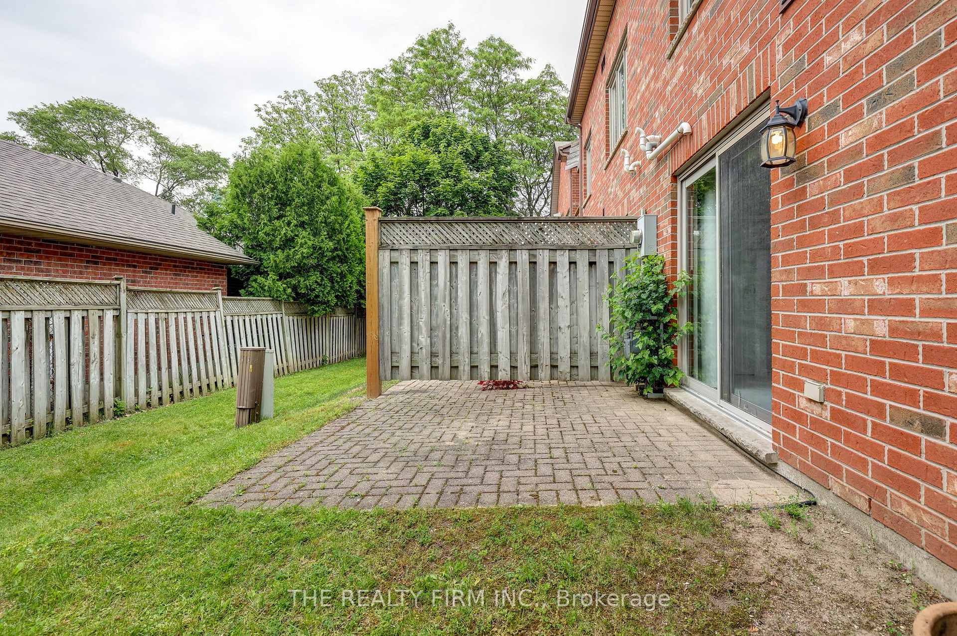 Photo 6 of Unit 61, 1100 Byron Baseline Road, London, South K — HOMEH