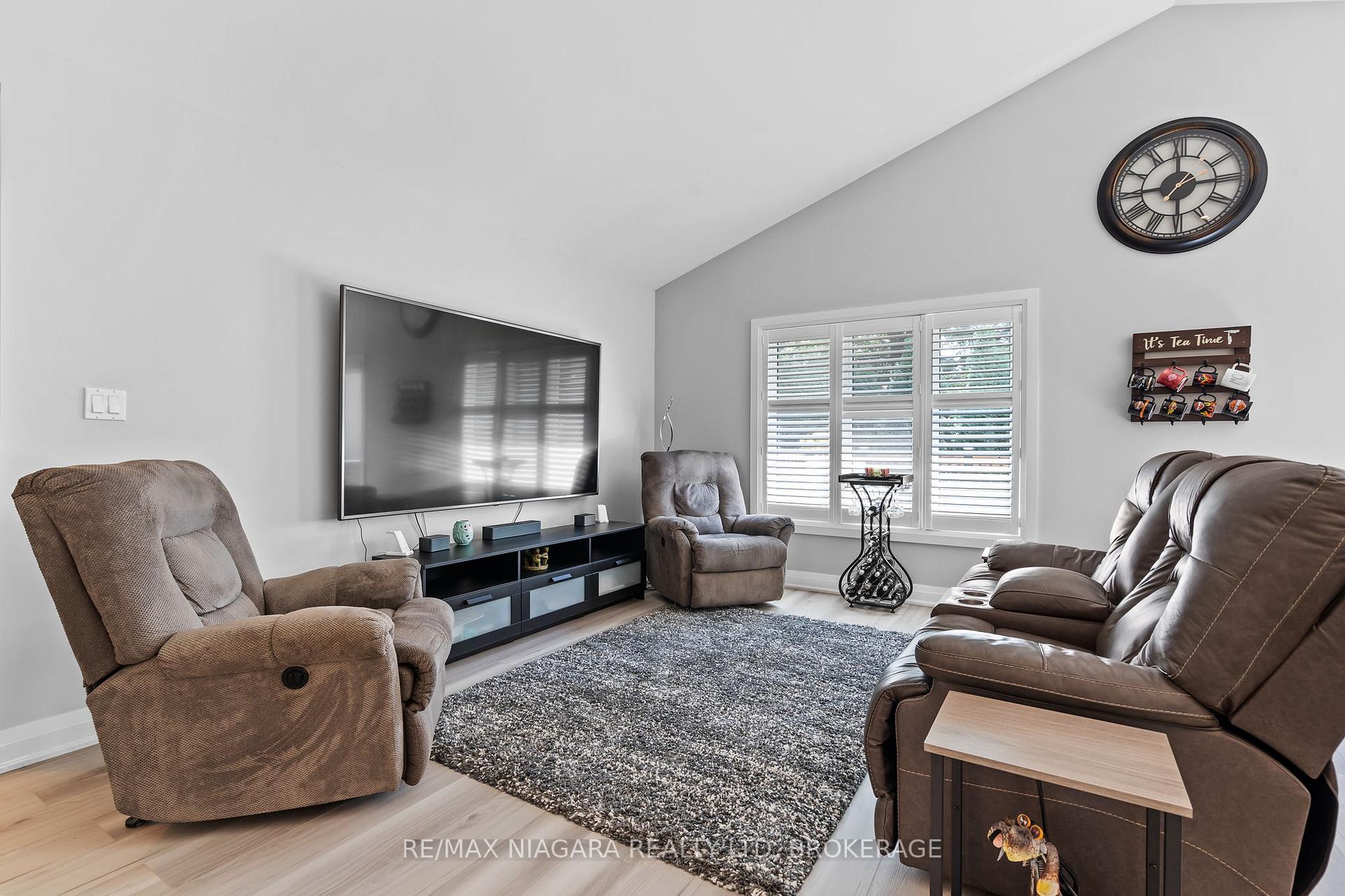 Photo 8 of Unit 35, 7 Gibson Place, St. Catharines, Downtown — HOMEH