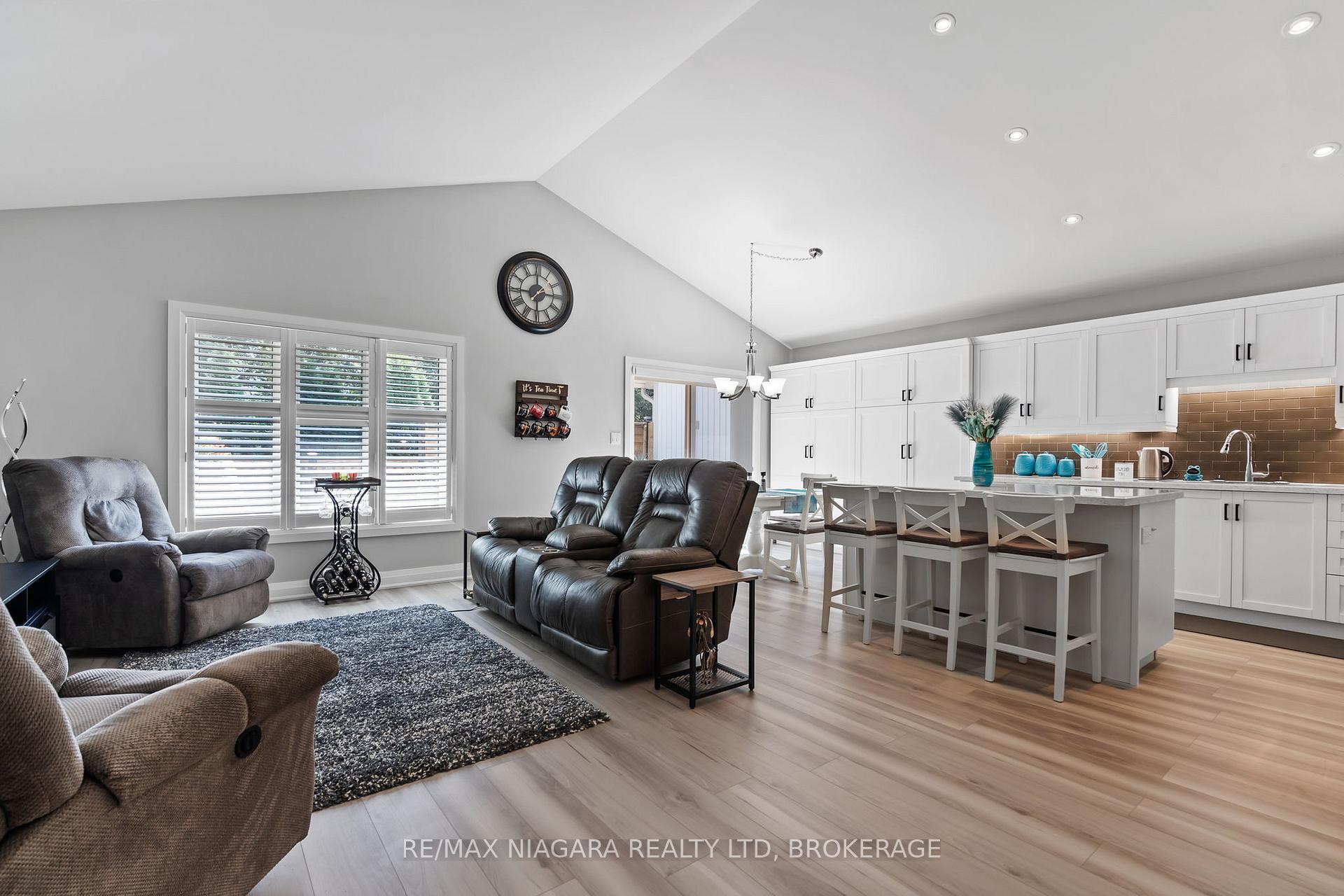 Photo 9 of Unit 35, 7 Gibson Place, St. Catharines, Downtown — HOMEH