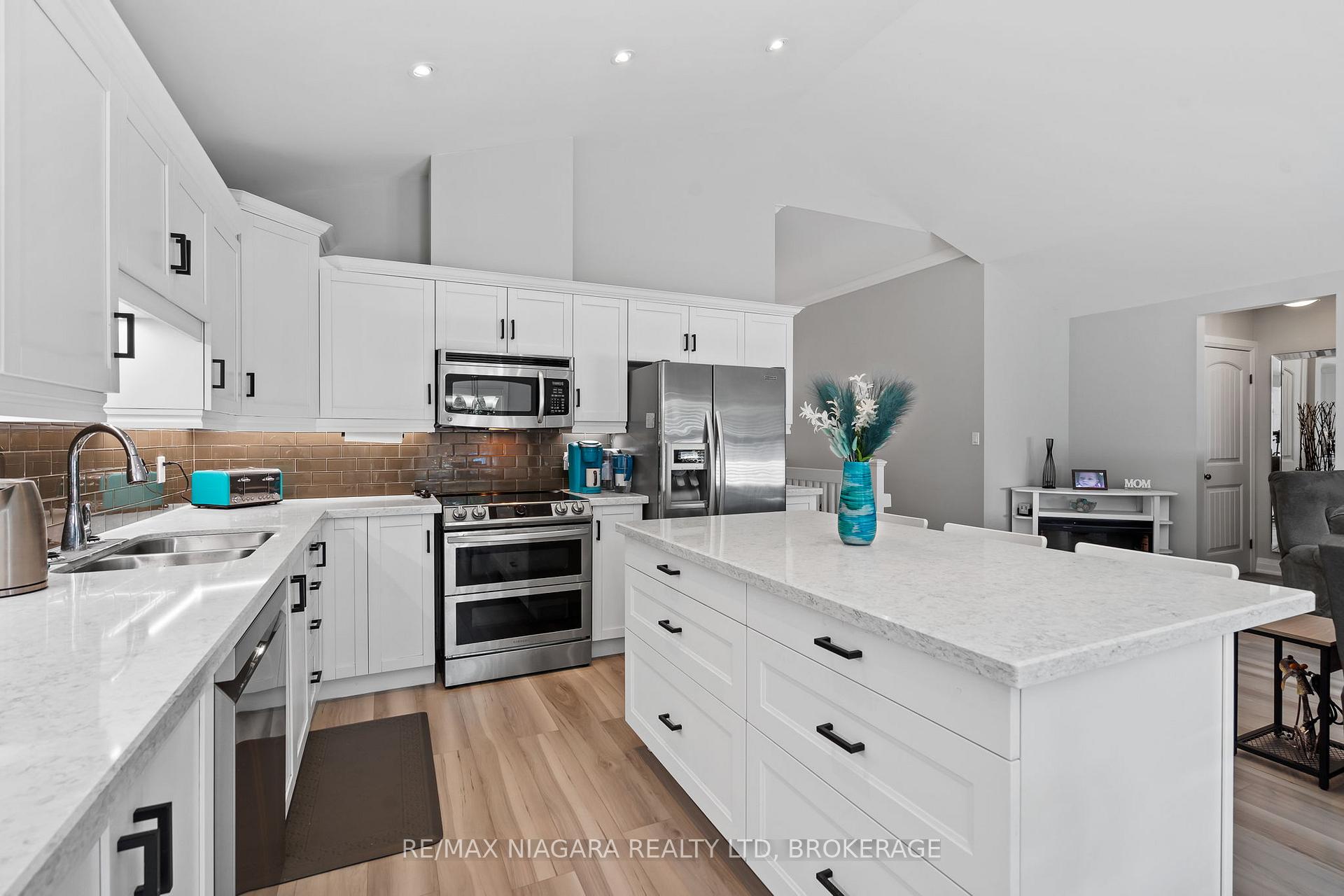 Photo 13 of Unit 35, 7 Gibson Place, St. Catharines, Downtown — HOMEH