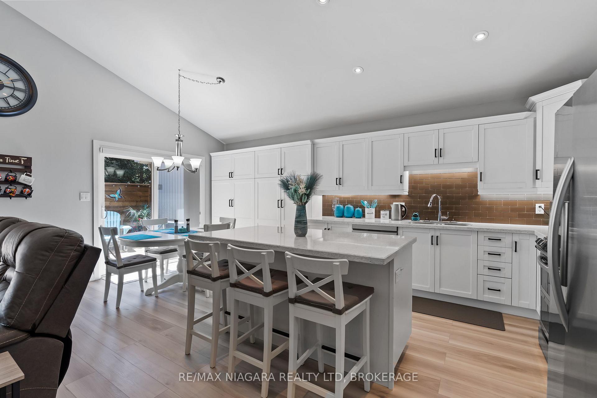 Photo 14 of Unit 35, 7 Gibson Place, St. Catharines, Downtown — HOMEH