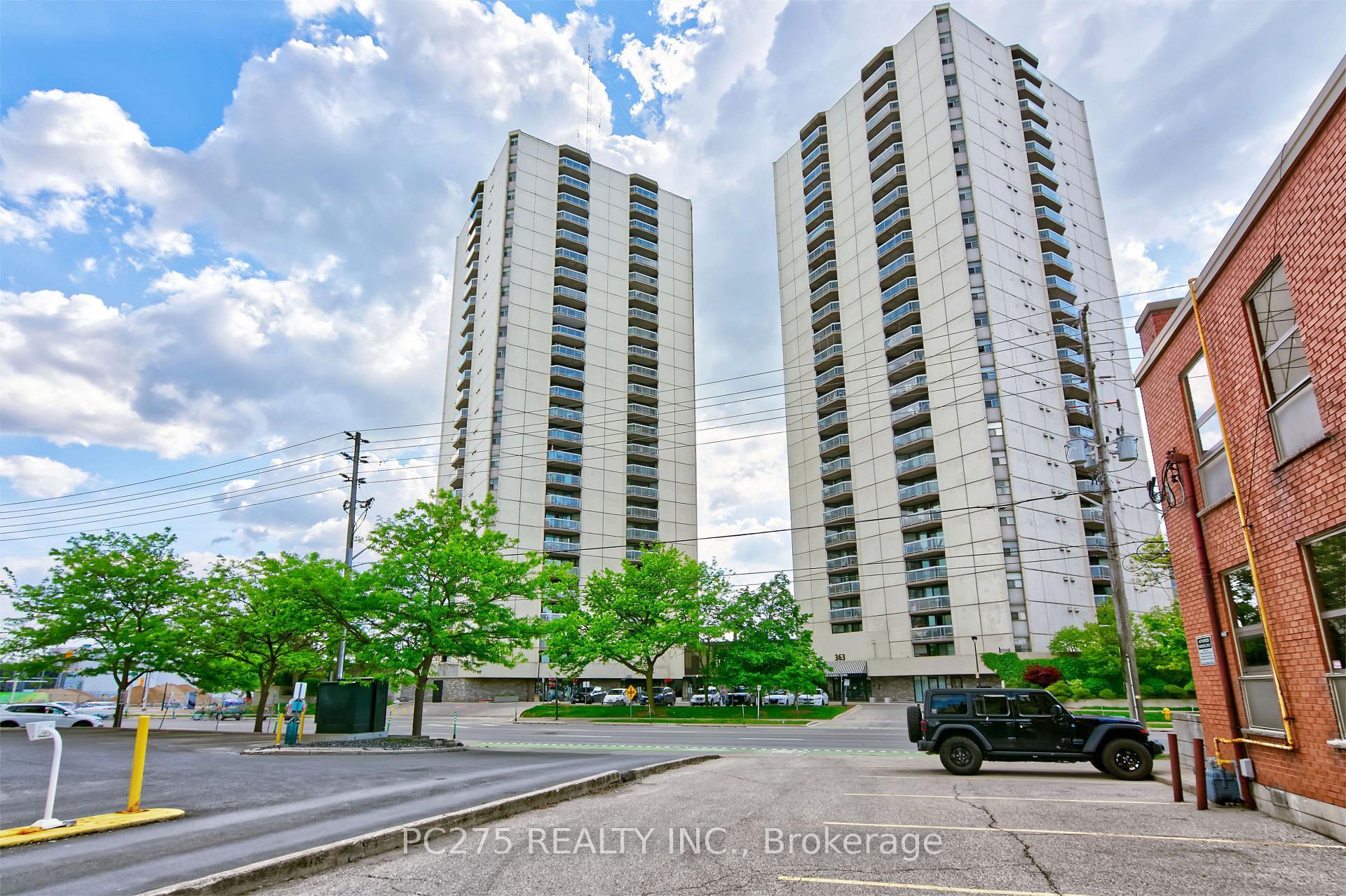 Front of Unit 2305, 323 Colborne Street