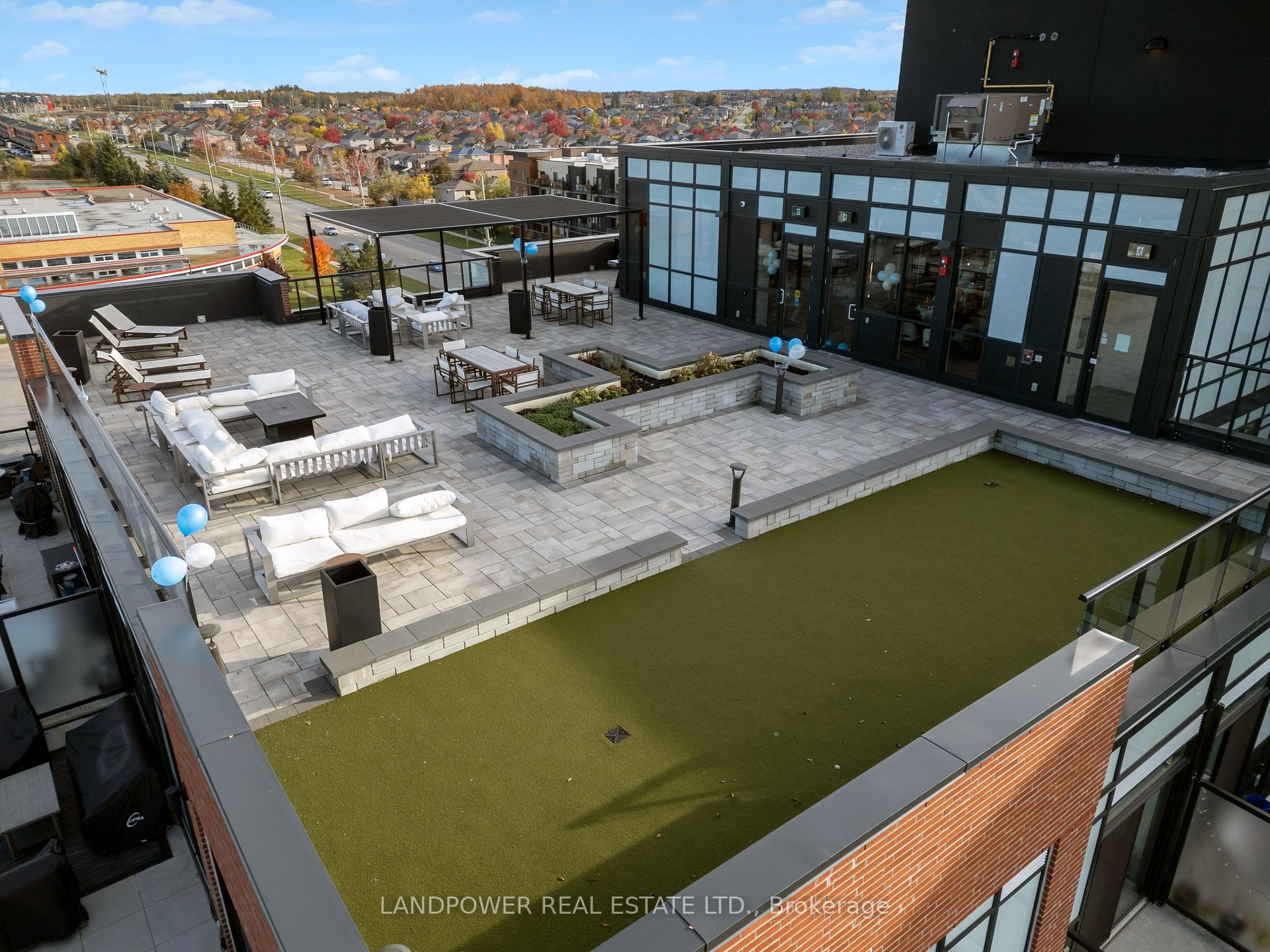 Photo 6 of Unit PH719, 681 Yonge Street, Barrie, Painswick South — HOMEH