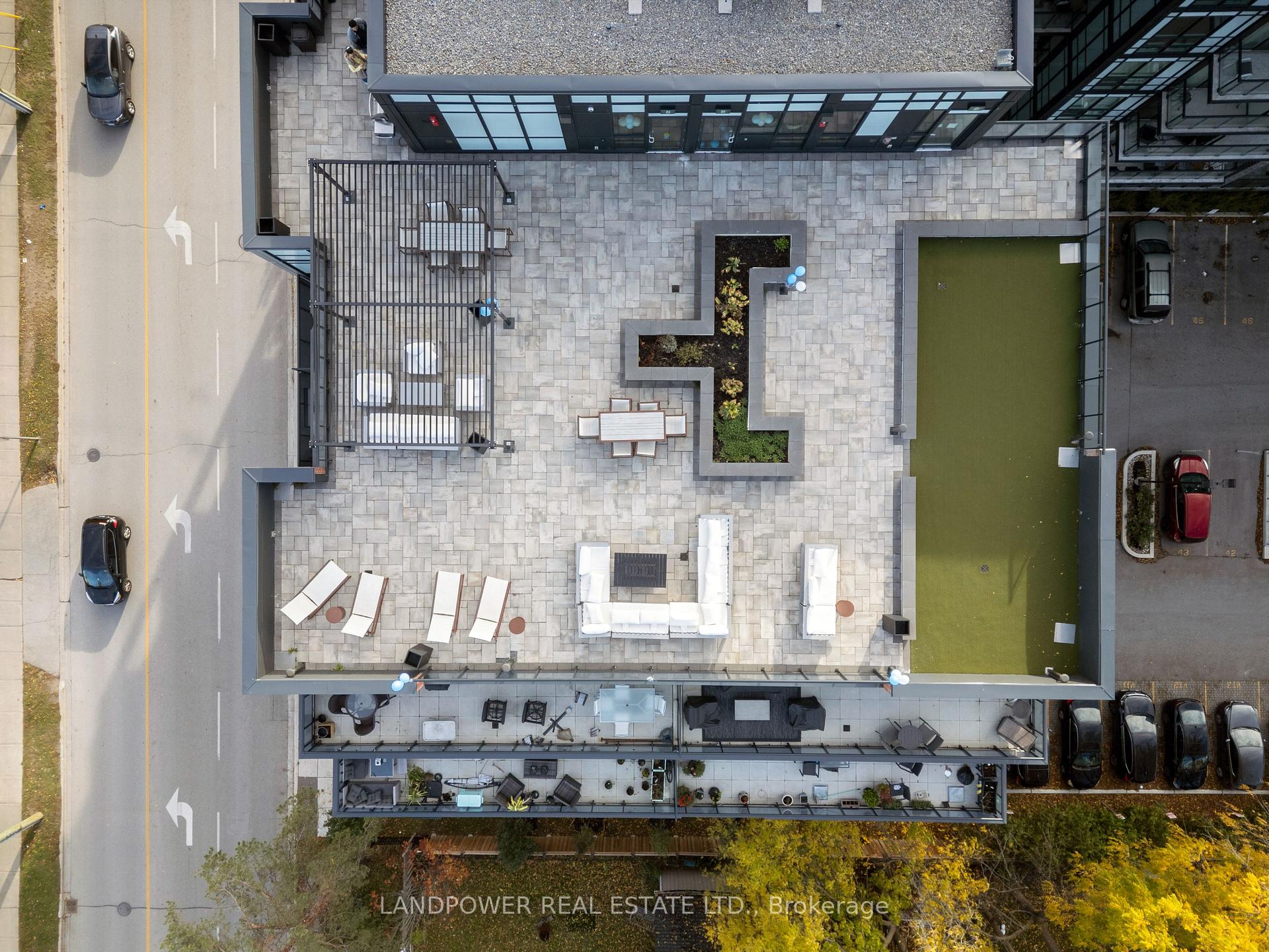 Photo 7 of Unit PH719, 681 Yonge Street, Barrie, Painswick South — HOMEH