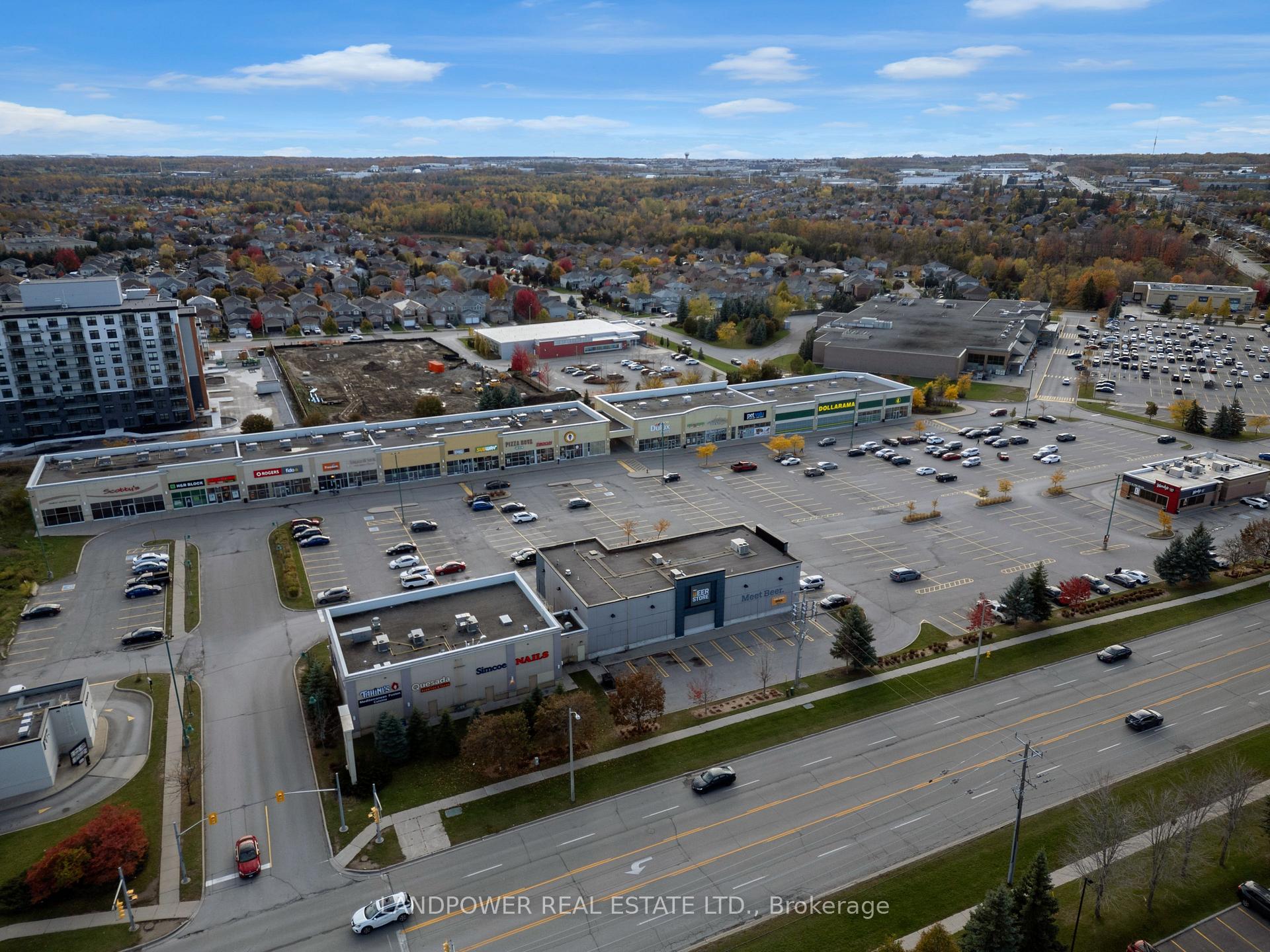 Photo 8 of Unit PH719, 681 Yonge Street, Barrie, Painswick South — HOMEH