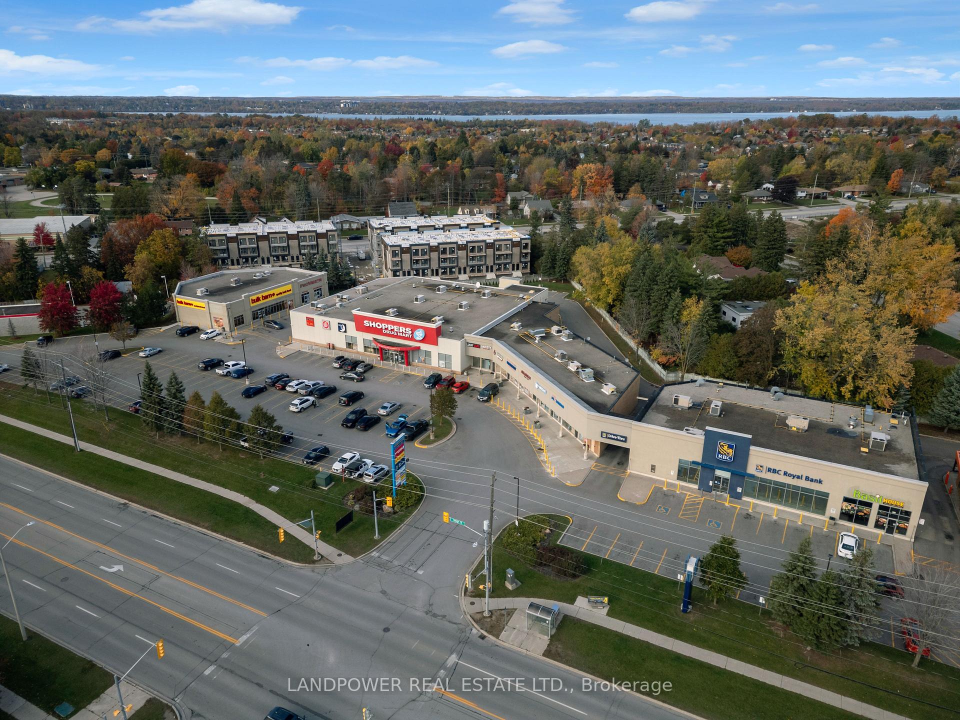 Photo 9 of Unit PH719, 681 Yonge Street, Barrie, Painswick South — HOMEH