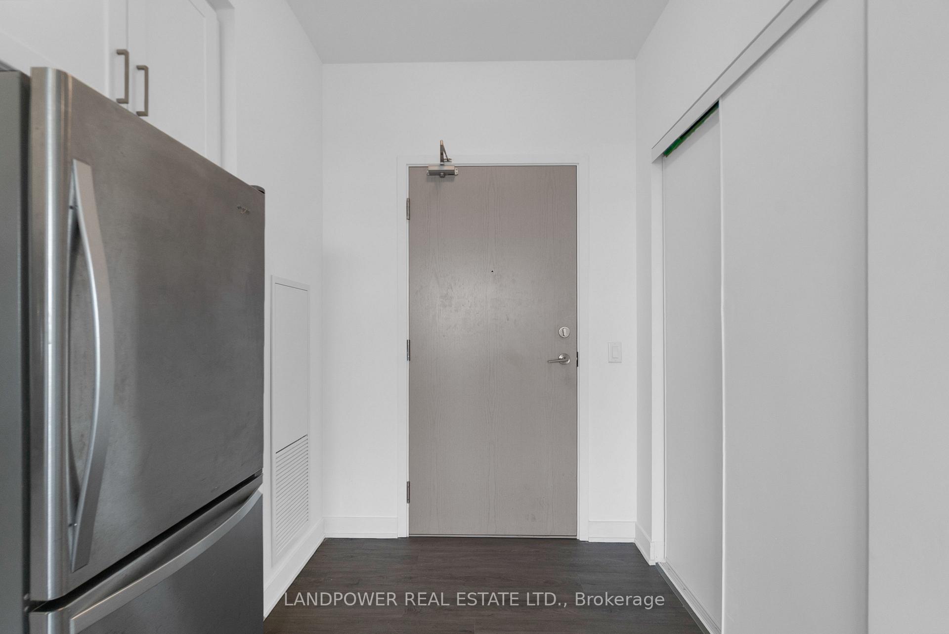 Photo 10 of Unit PH719, 681 Yonge Street, Barrie, Painswick South — HOMEH