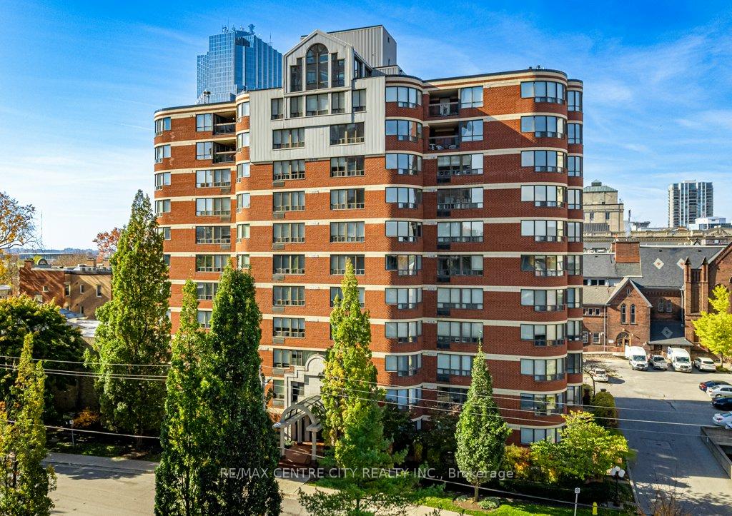 Front of Unit 204, 7 Picton Street