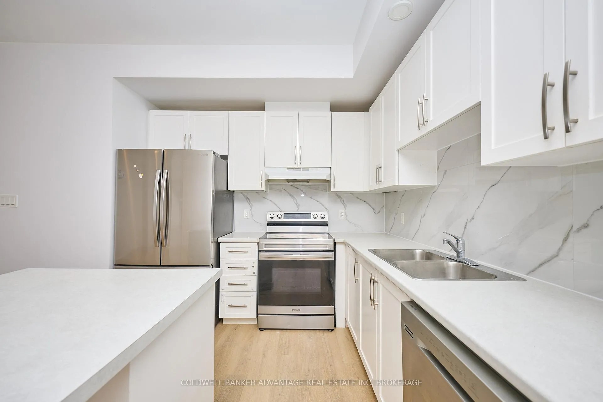 Photo 10 of 23 Perenack Avenue, Welland, Broadway — HOMEH