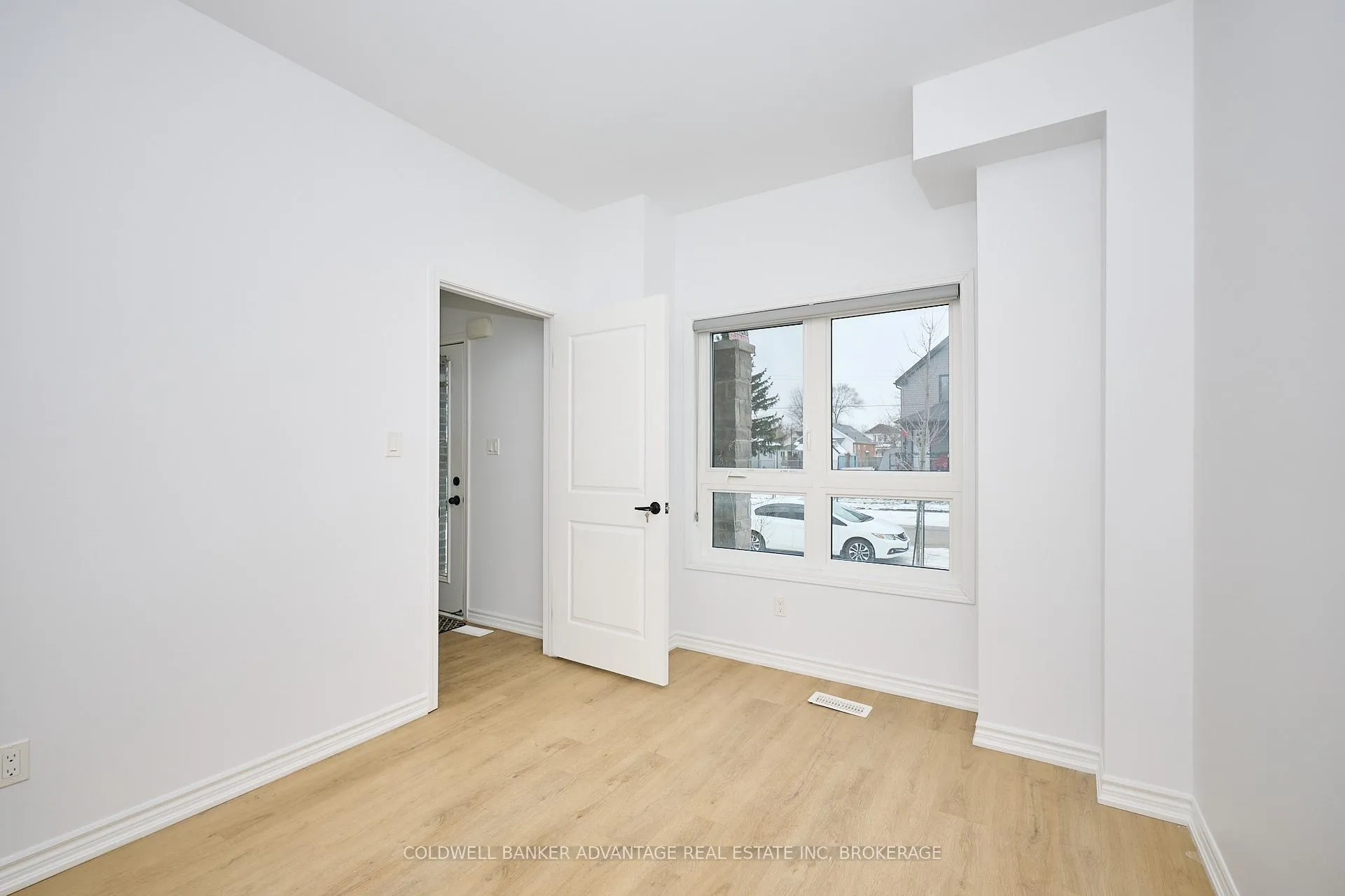 Photo 13 of 23 Perenack Avenue, Welland, Broadway — HOMEH