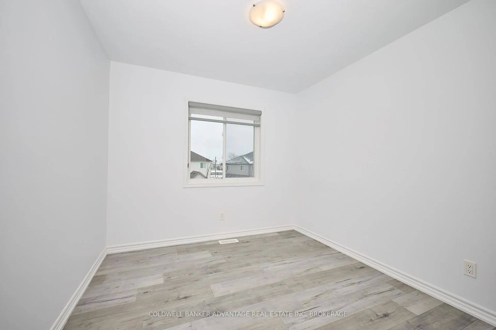 Photo 15 of 23 Perenack Avenue, Welland, Broadway — HOMEH