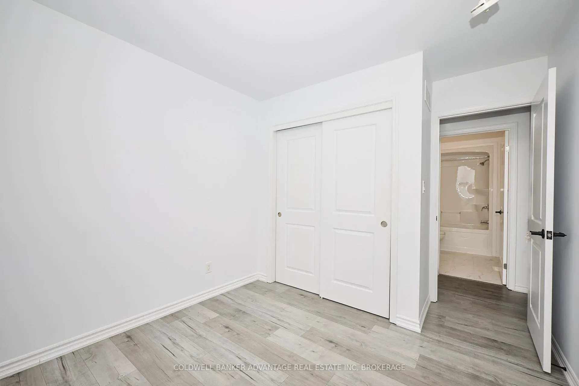 Photo 16 of 23 Perenack Avenue, Welland, Broadway — HOMEH