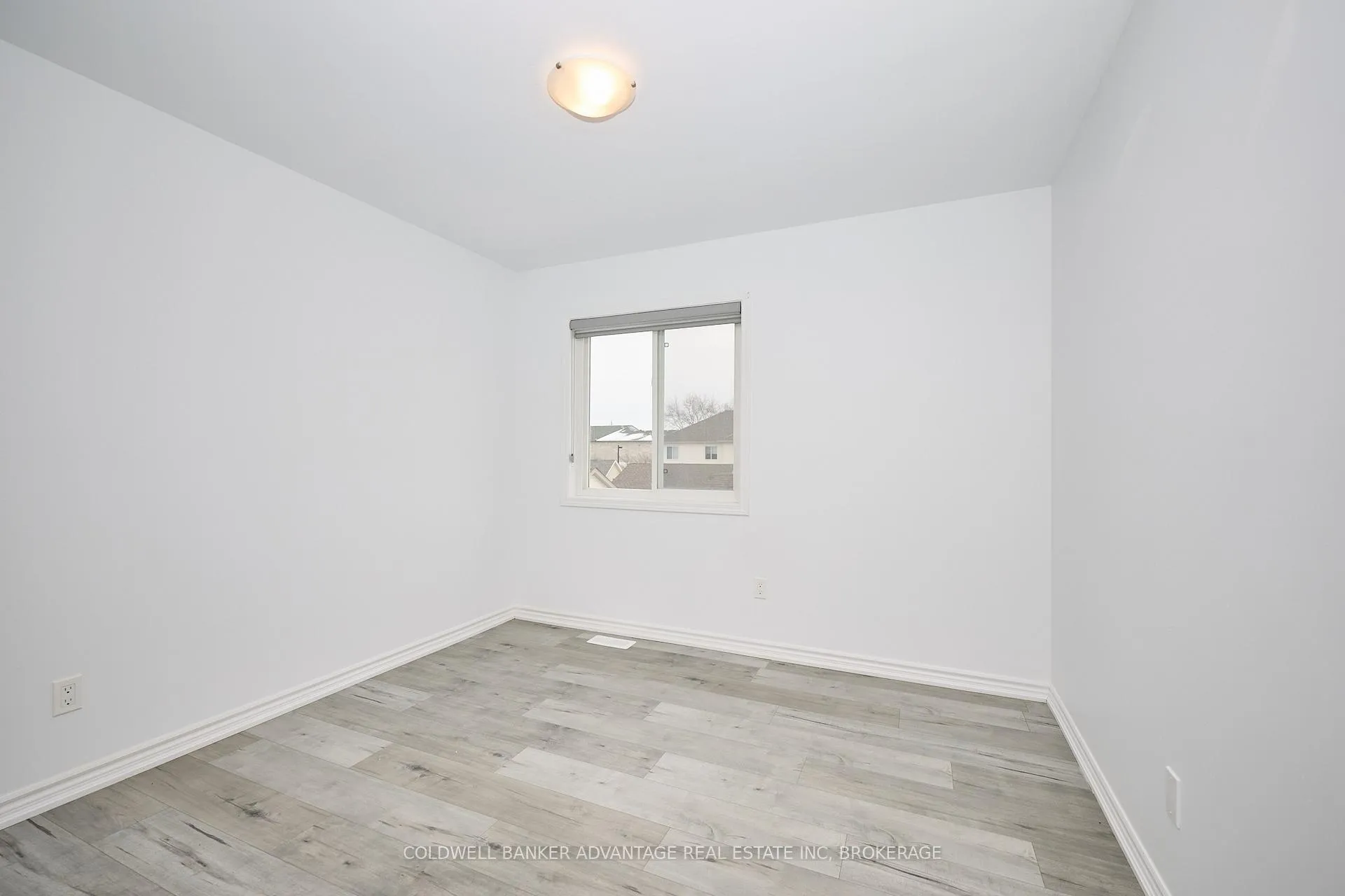 Photo 18 of 23 Perenack Avenue, Welland, Broadway — HOMEH