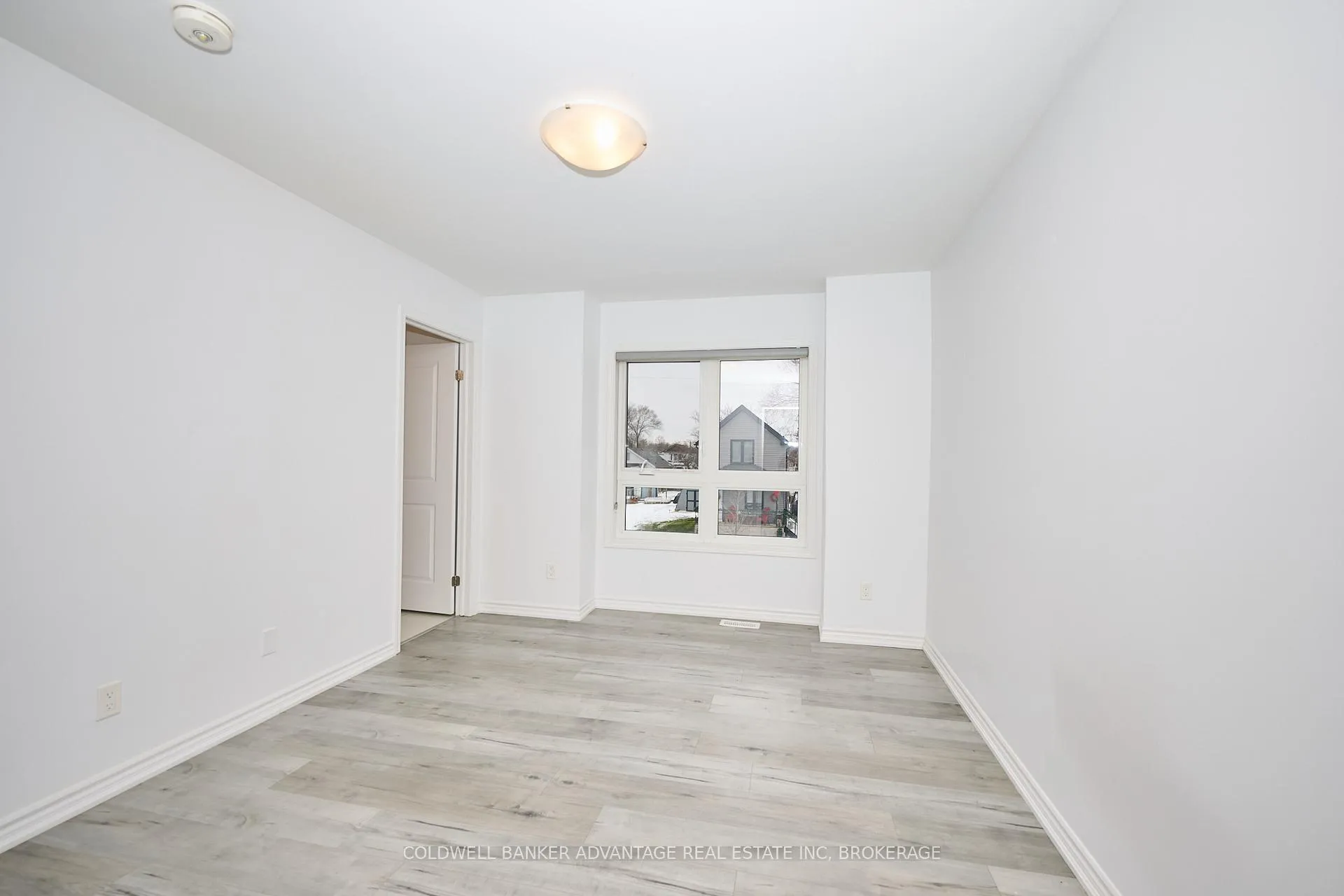Photo 25 of 23 Perenack Avenue, Welland, Broadway — HOMEH