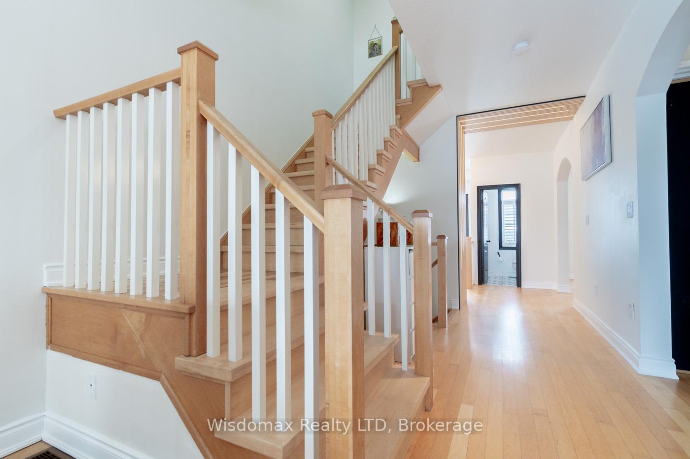 Photo 4 of Unit 5, 31 Sunvale Place N, Hamilton, Stoney Creek — HOMEH