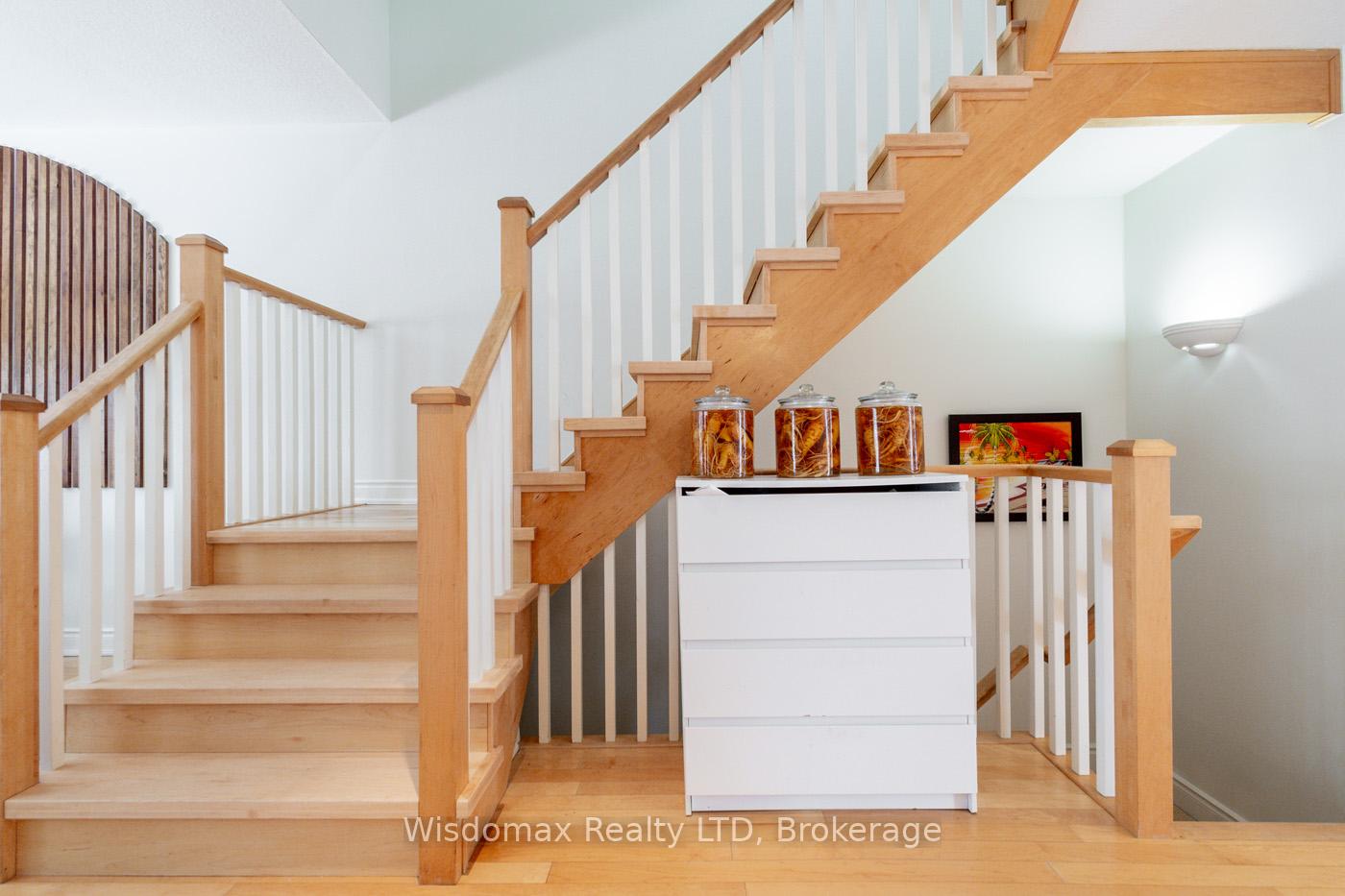 Photo 5 of Unit 5, 31 Sunvale Place N, Hamilton, Stoney Creek — HOMEH