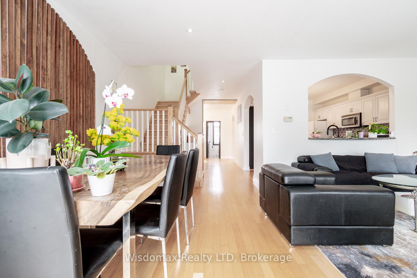 Photo 7 of Unit 5, 31 Sunvale Place N, Hamilton, Stoney Creek — HOMEH