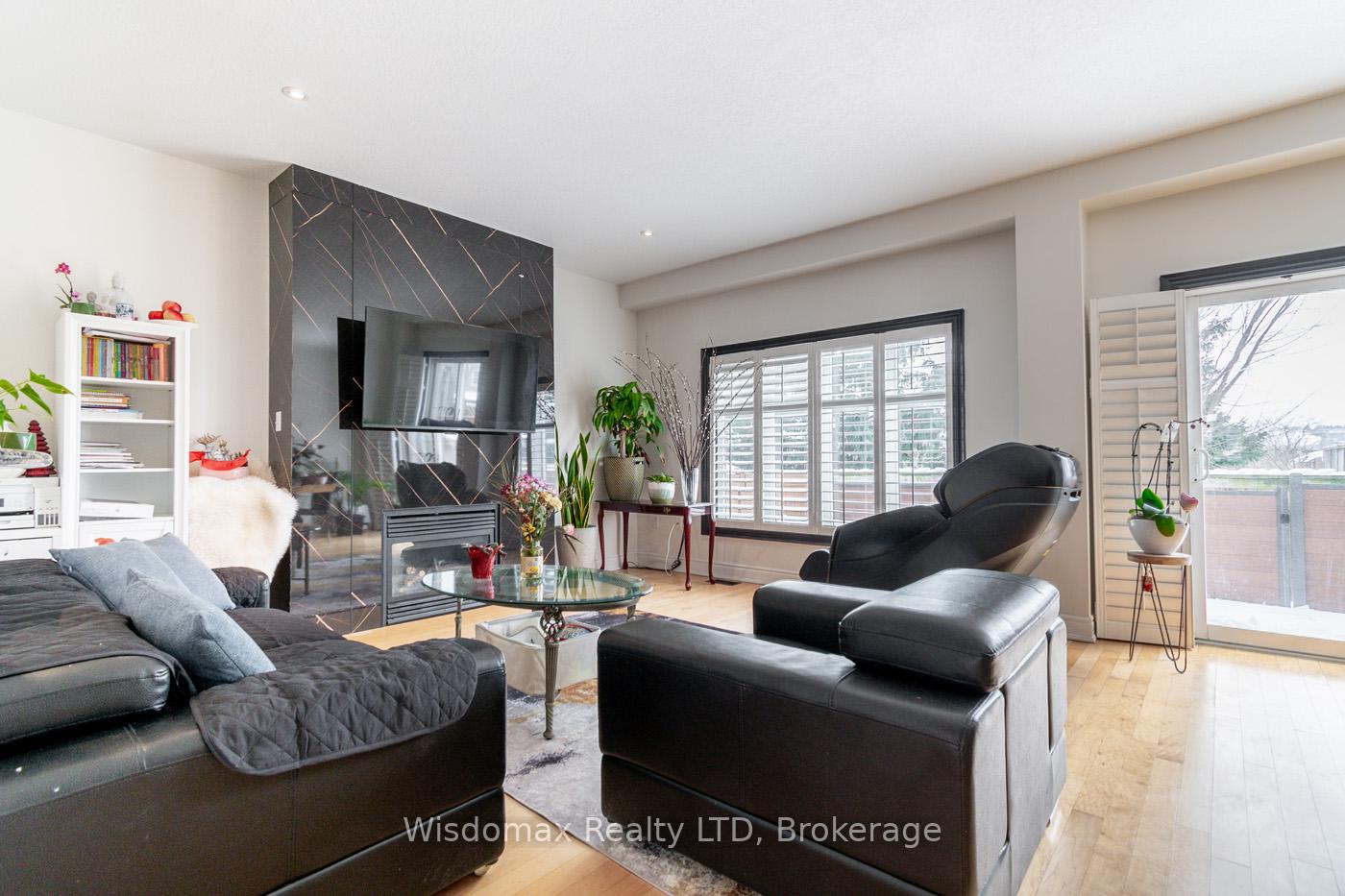 Photo 10 of Unit 5, 31 Sunvale Place N, Hamilton, Stoney Creek — HOMEH