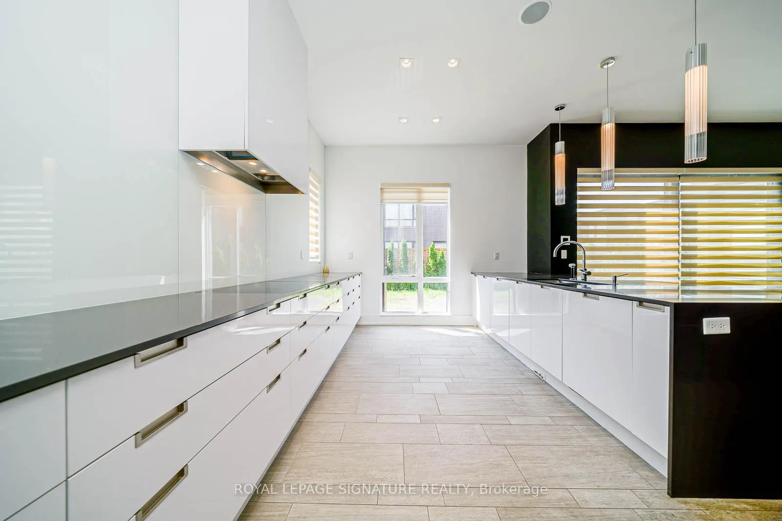 Photo 11 of 50 Page Avenue, North York, Bayview Village — HOMEH