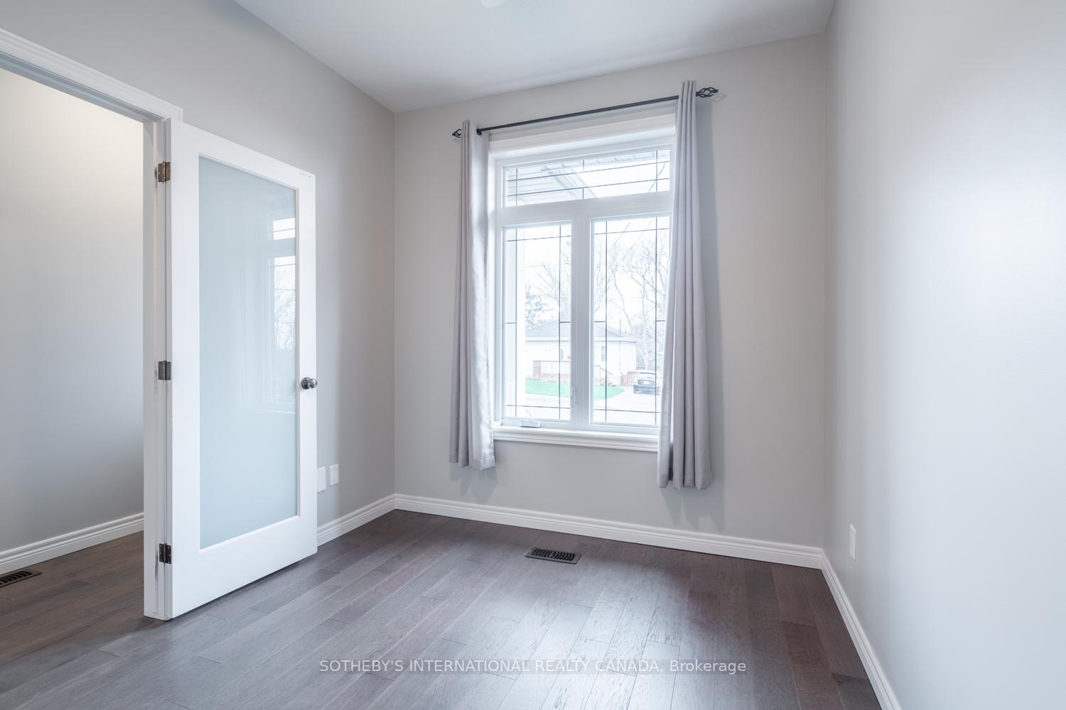 Photo 5 of 372 Nelson Street, Brantford — HOMEH