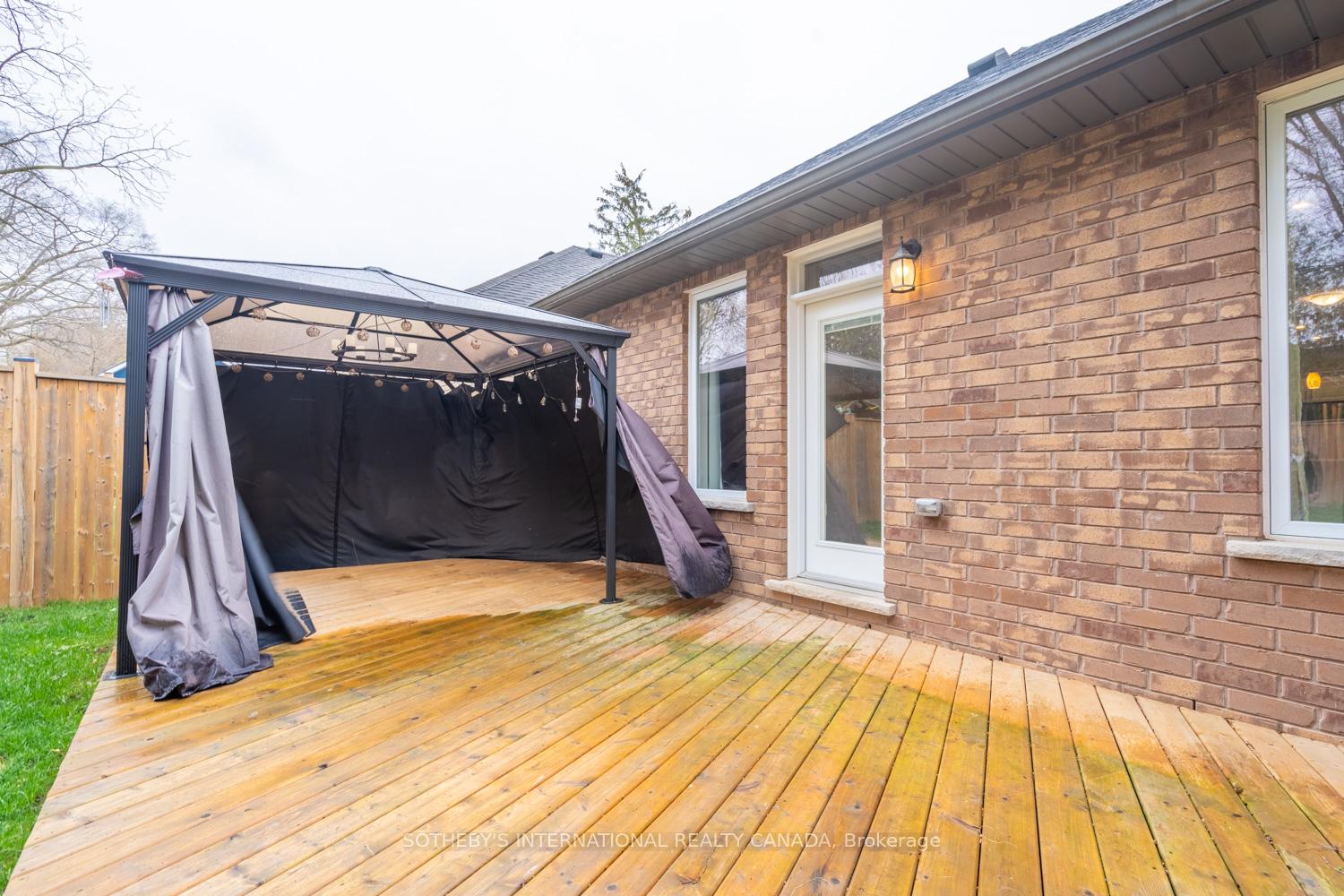 Photo 32 of 372 Nelson Street, Brantford — HOMEH