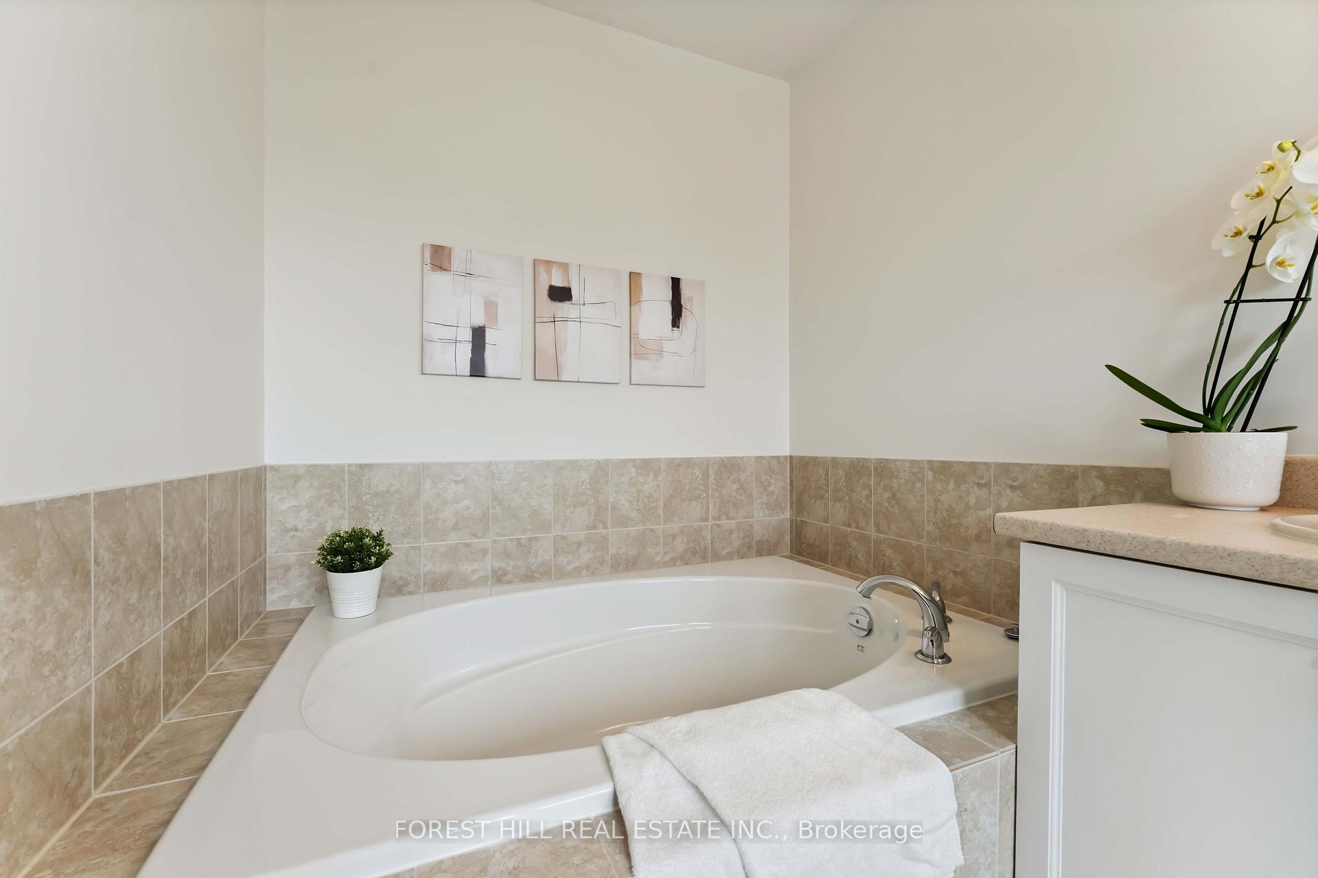 Photo 18 of 510 Temiskaming Crescent, Ottawa, Barrhaven - Strandherd — HOMEH