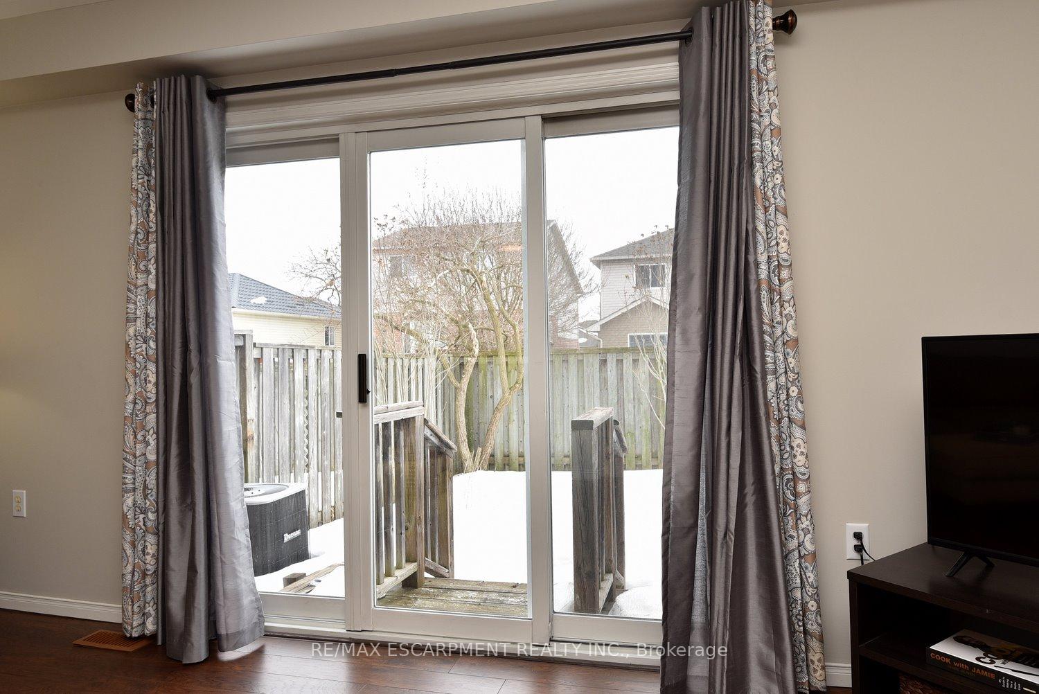 Photo 6 of Unit 5, 174 Highbury Drive, Hamilton, Stoney Creek Mountain — HOMEH