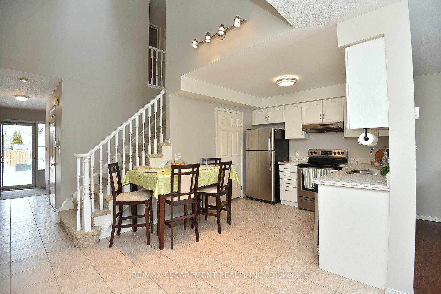 Photo 14 of Unit 5, 174 Highbury Drive, Hamilton, Stoney Creek Mountain — HOMEH