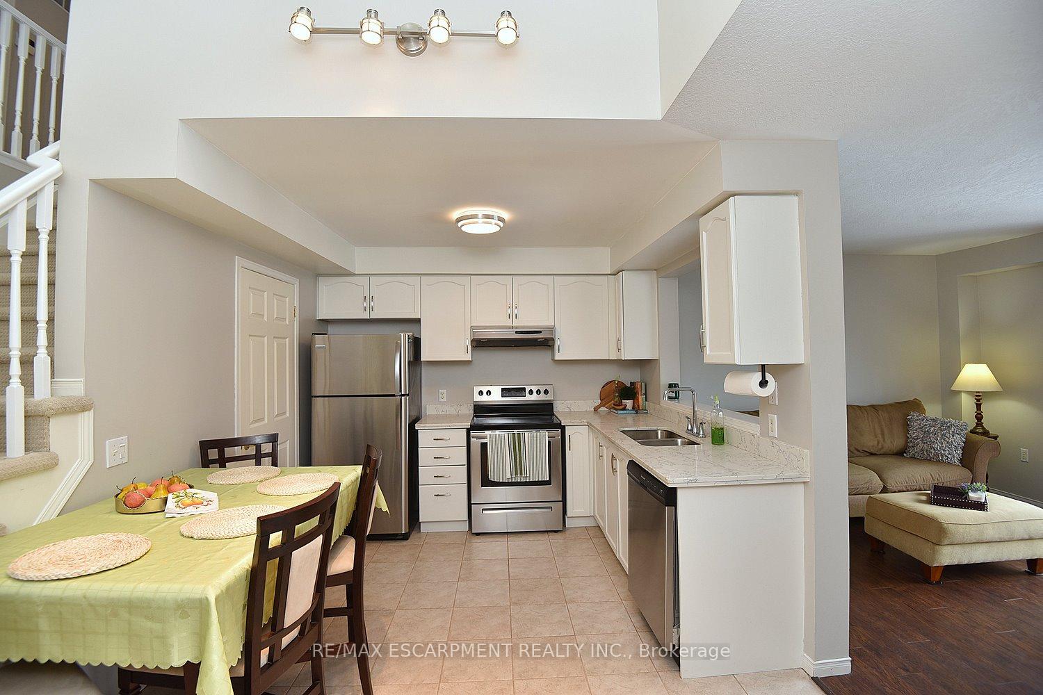 Photo 15 of Unit 5, 174 Highbury Drive, Hamilton, Stoney Creek Mountain — HOMEH