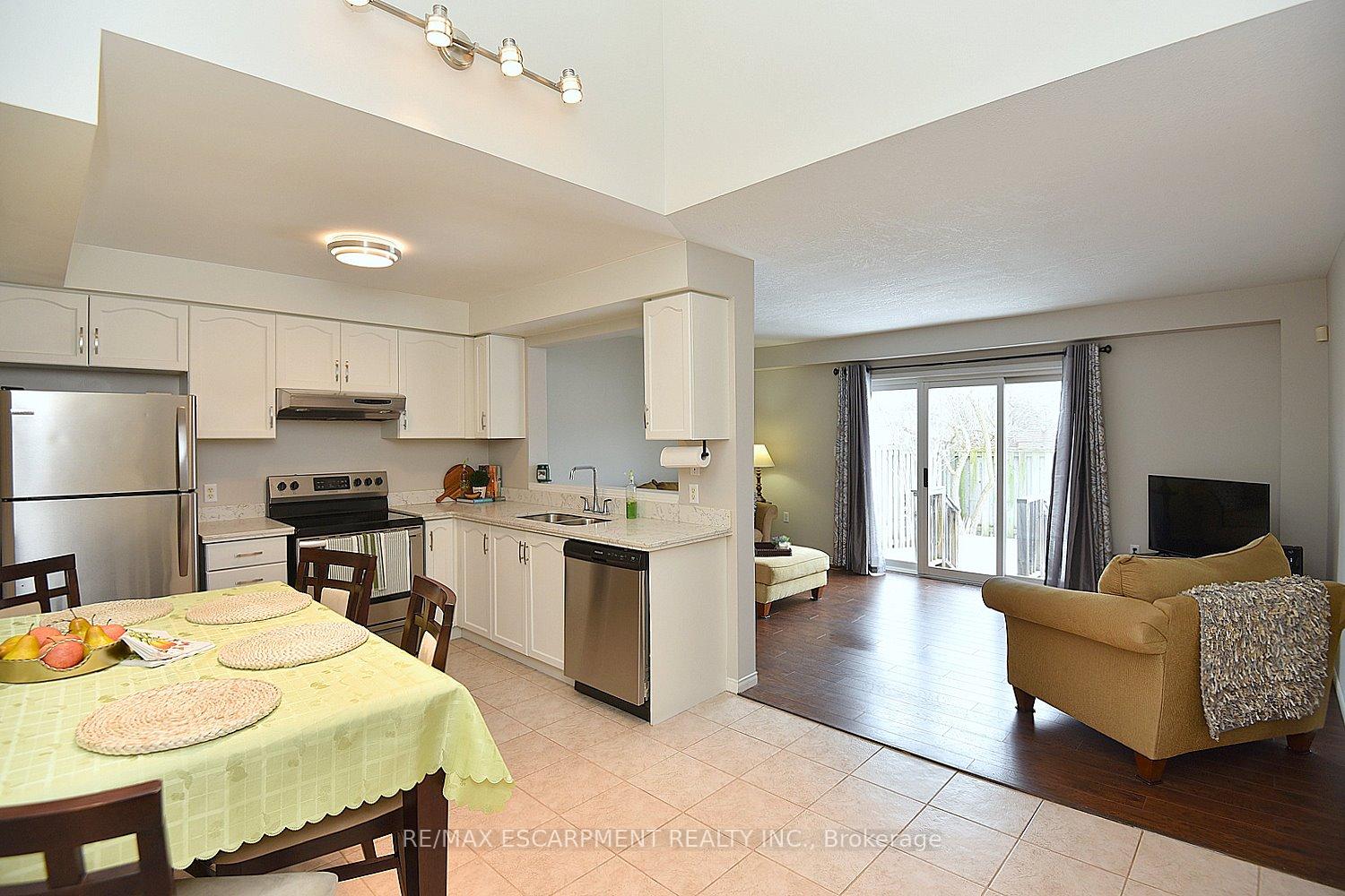 Photo 31 of Unit 5, 174 Highbury Drive, Hamilton, Stoney Creek Mountain — HOMEH