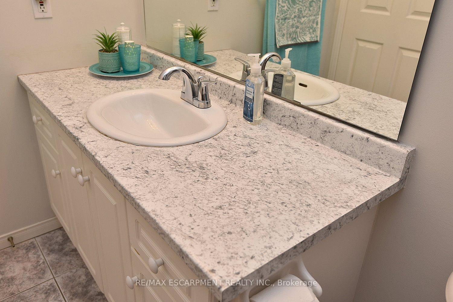 Photo 46 of Unit 5, 174 Highbury Drive, Hamilton, Stoney Creek Mountain — HOMEH