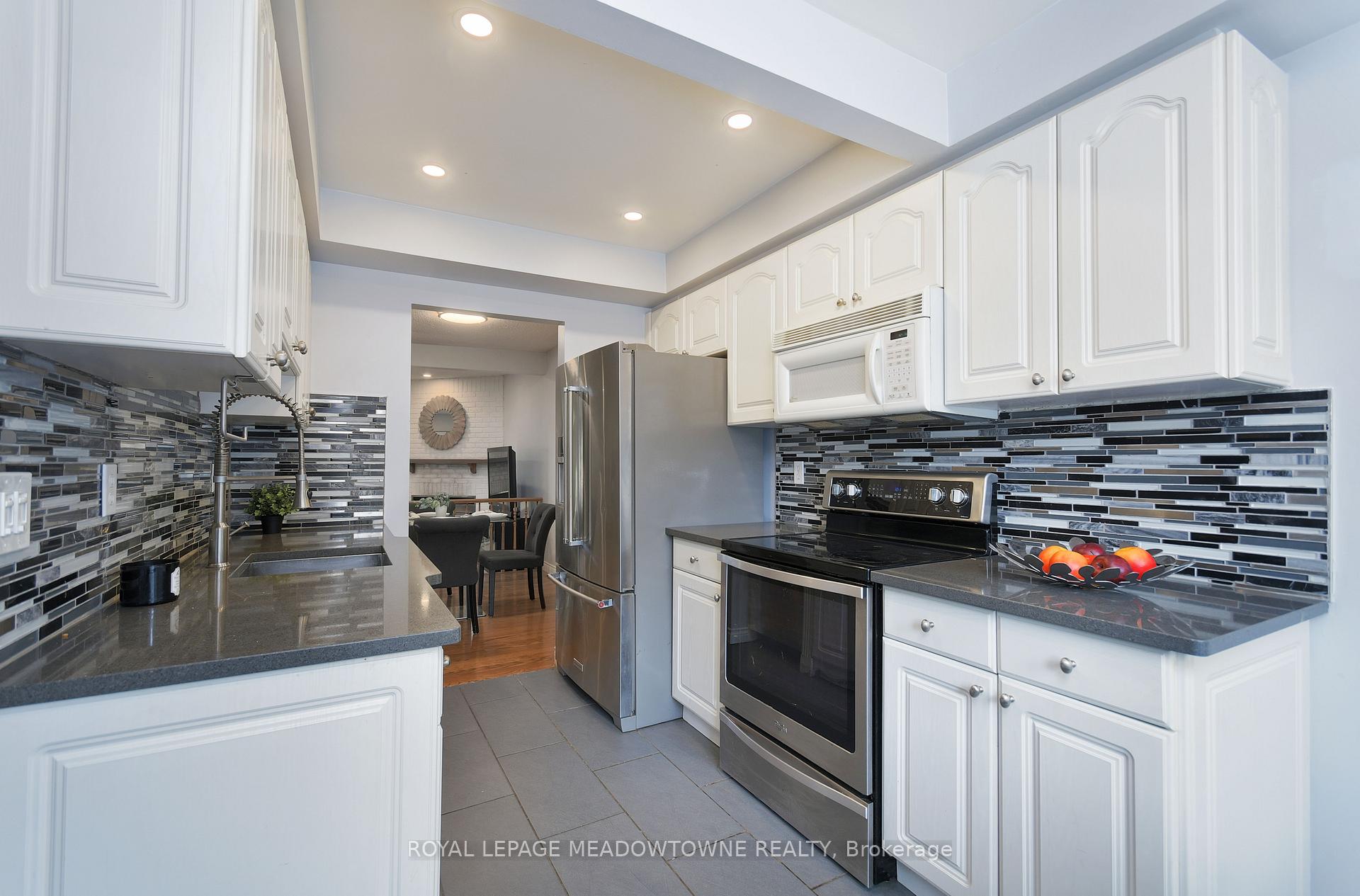 Photo 10 of Unit 34, 800 Upper Paradise Road, Hamilton, Gurnett — HOMEH