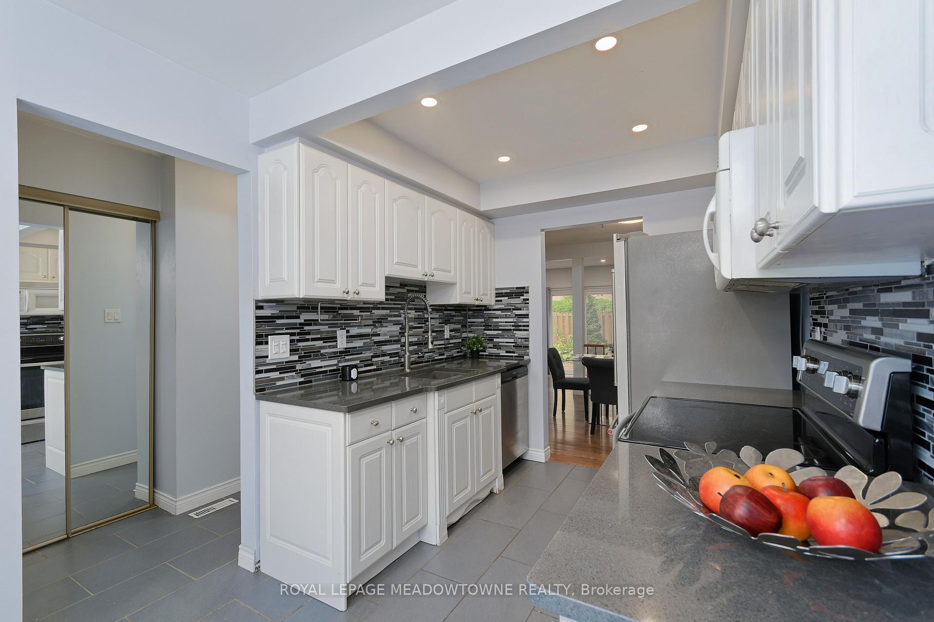 Photo 12 of Unit 34, 800 Upper Paradise Road, Hamilton, Gurnett — HOMEH