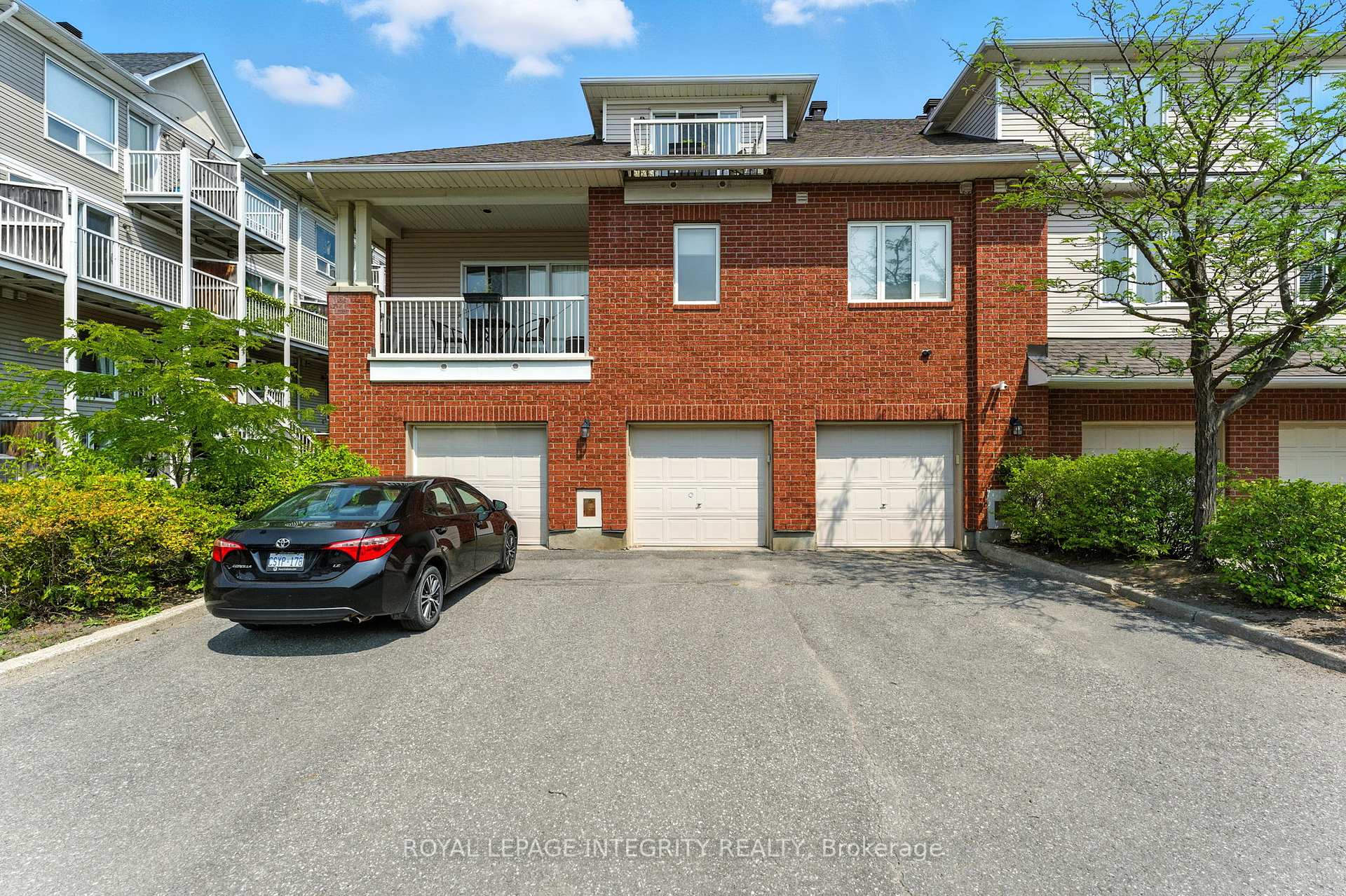 Front of Unit B, 10 Daybreak Street