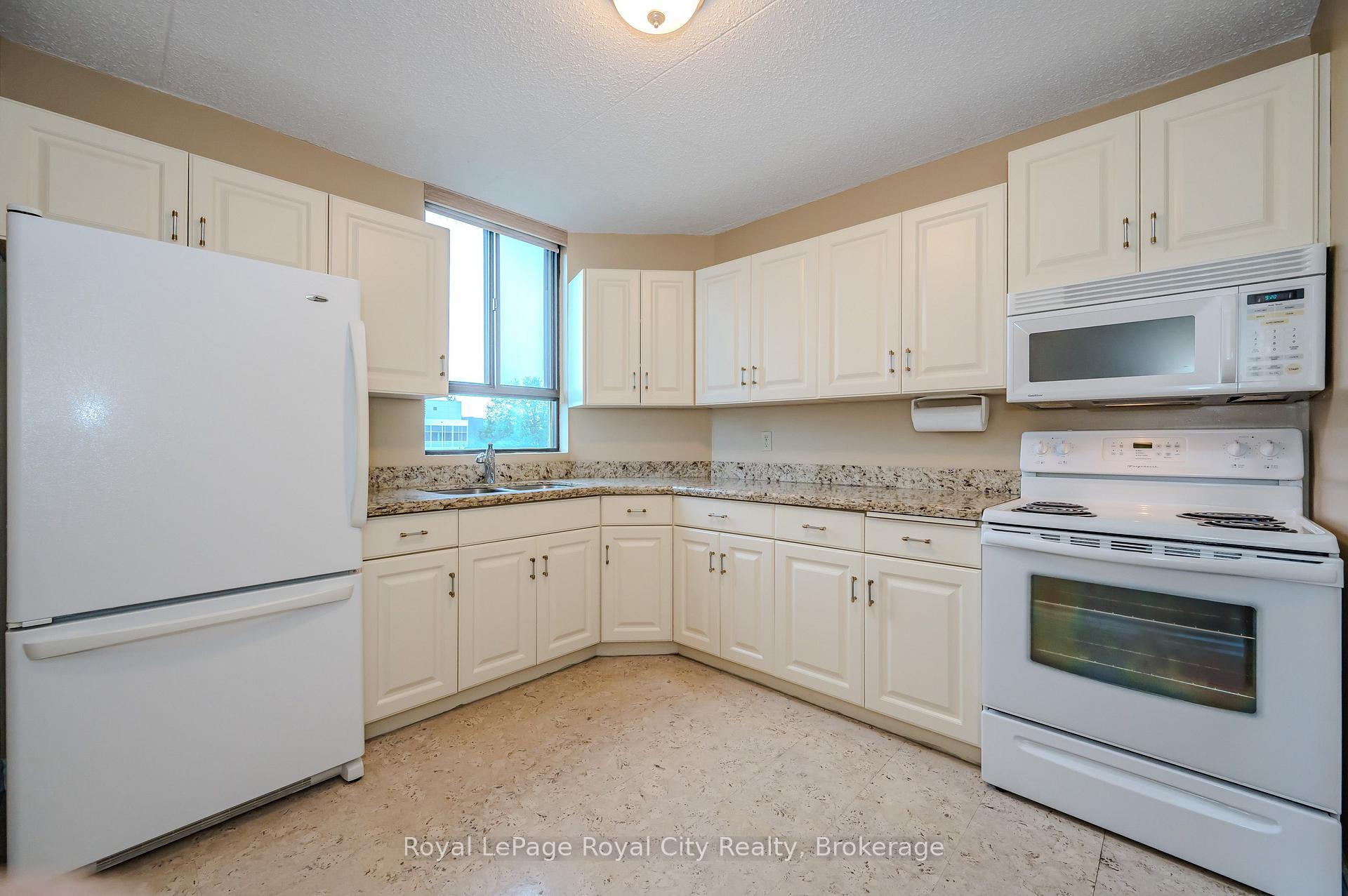Photo 12 of Unit 608, 22 Marilyn Drive, Guelph, Riverside Park — HOMEH