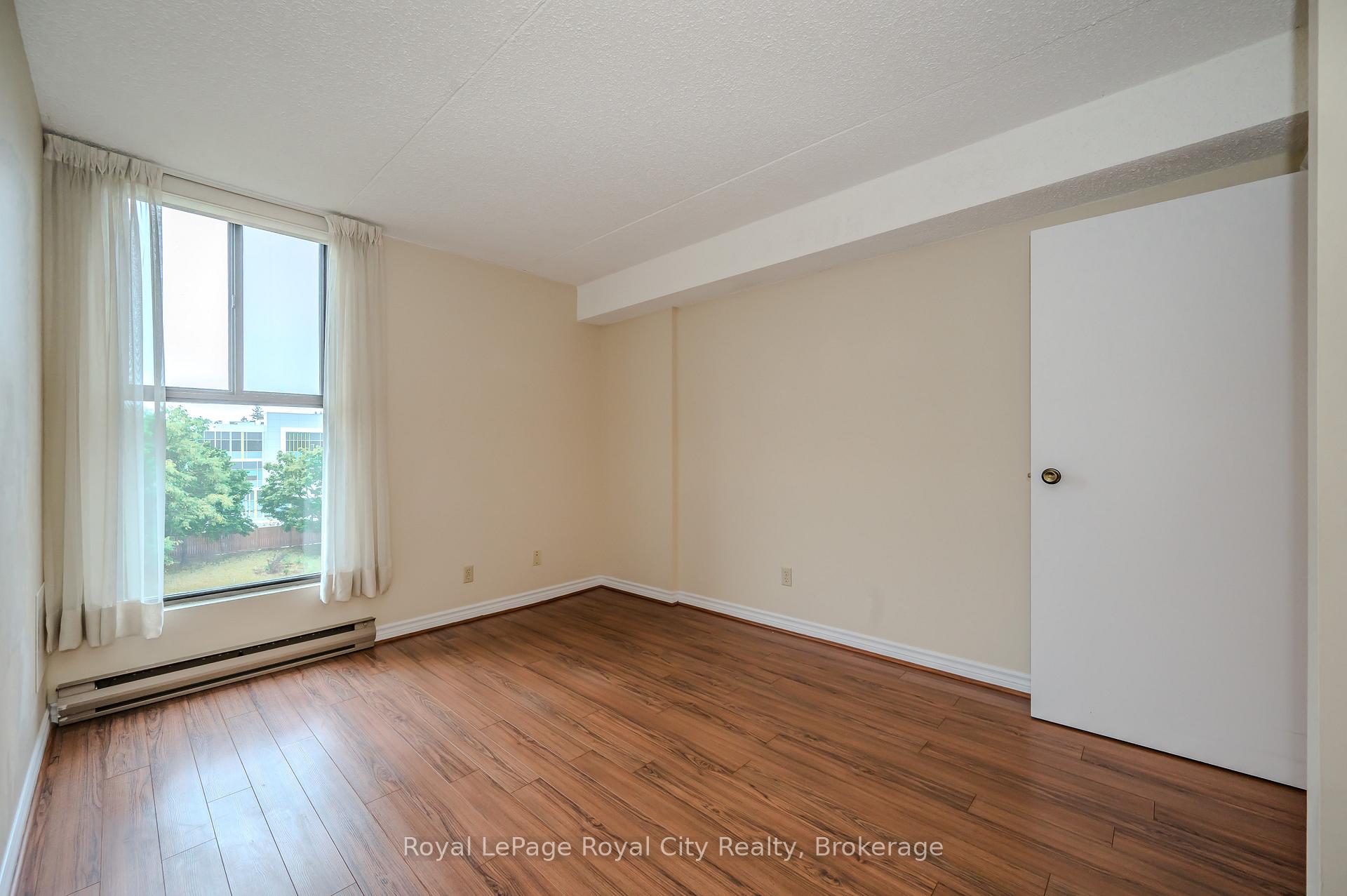 Photo 15 of Unit 608, 22 Marilyn Drive, Guelph, Riverside Park — HOMEH