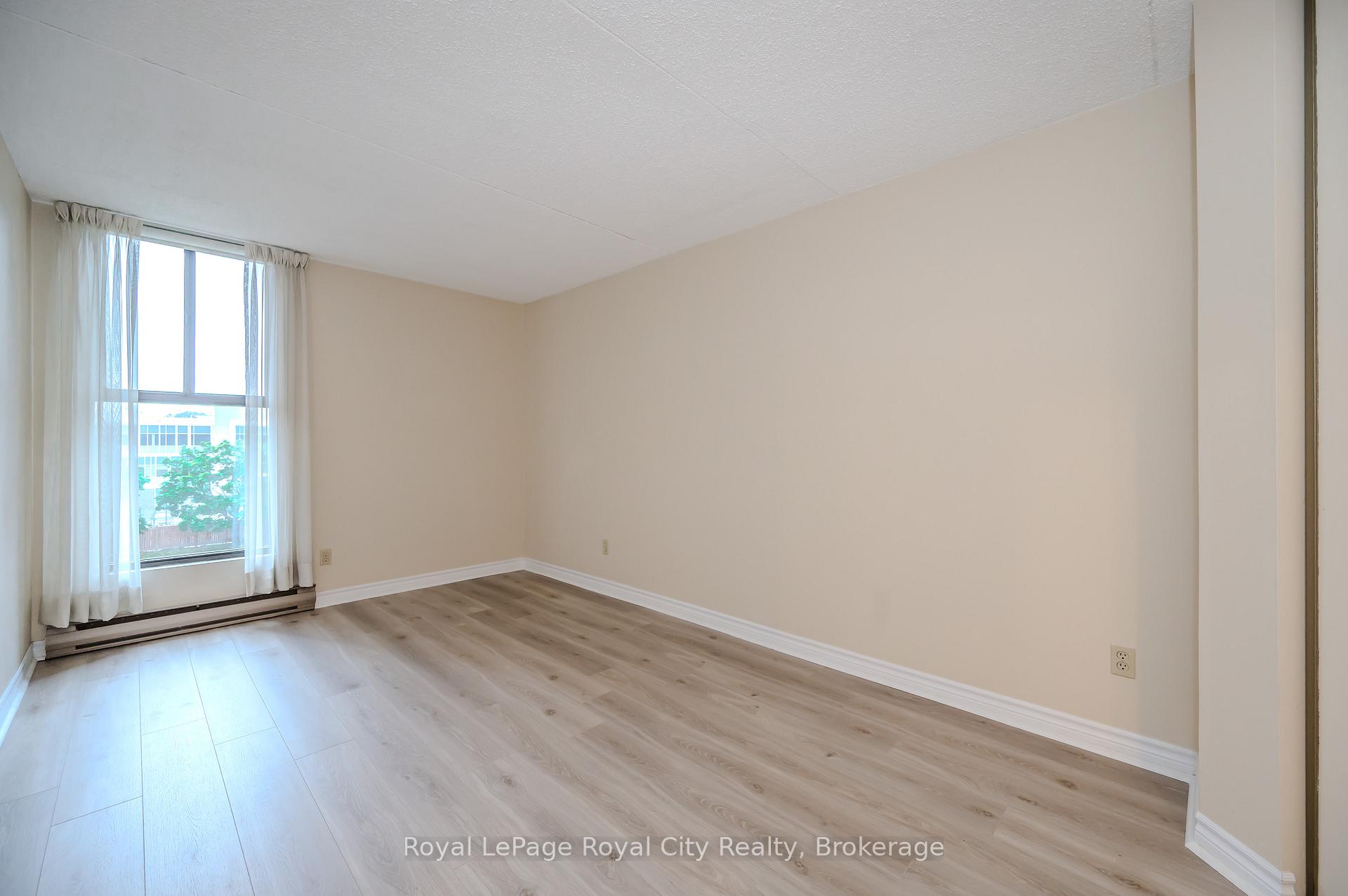 Photo 21 of Unit 608, 22 Marilyn Drive, Guelph, Riverside Park — HOMEH
